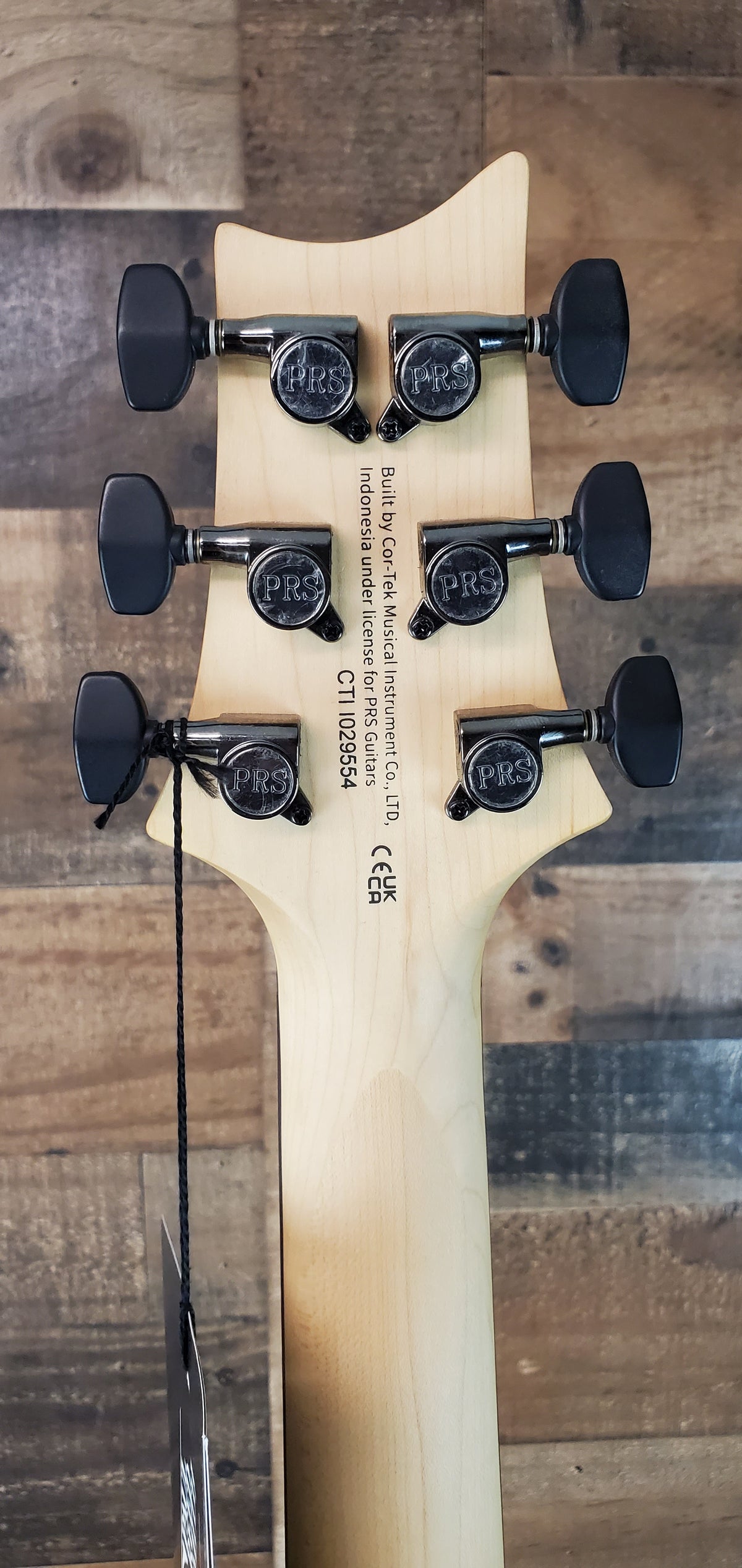 PRS SE CE 24 Satin - Flat White Top, C&M Exclusive - Black / Smoked Hardware