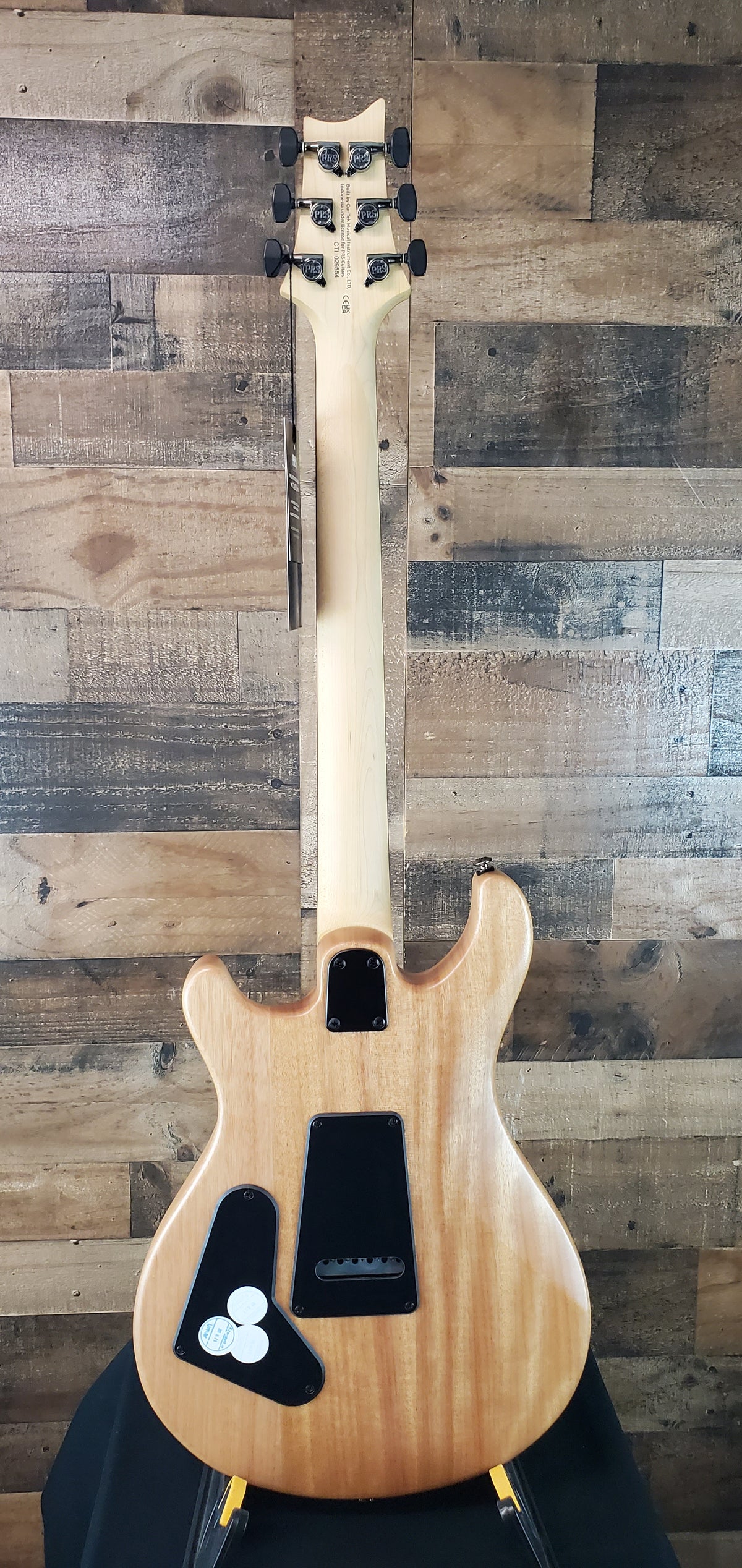 PRS SE CE 24 Satin - Flat White Top, C&M Exclusive - Black / Smoked Hardware