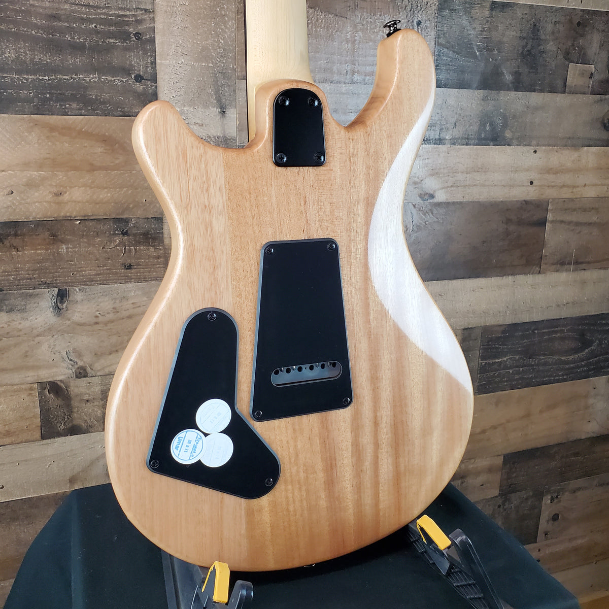 PRS SE CE 24 Satin - Flat White Top, C&M Exclusive - Black / Smoked Hardware