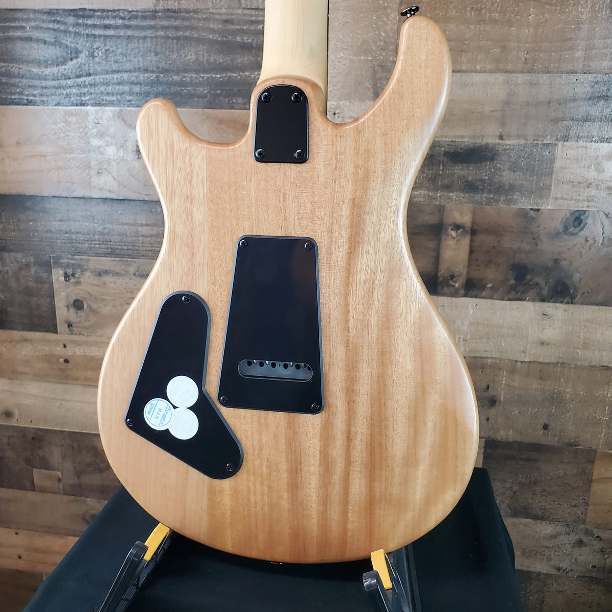 PRS SE CE 24 Satin - Flat White Top, C&M Exclusive - Black / Smoked Hardware