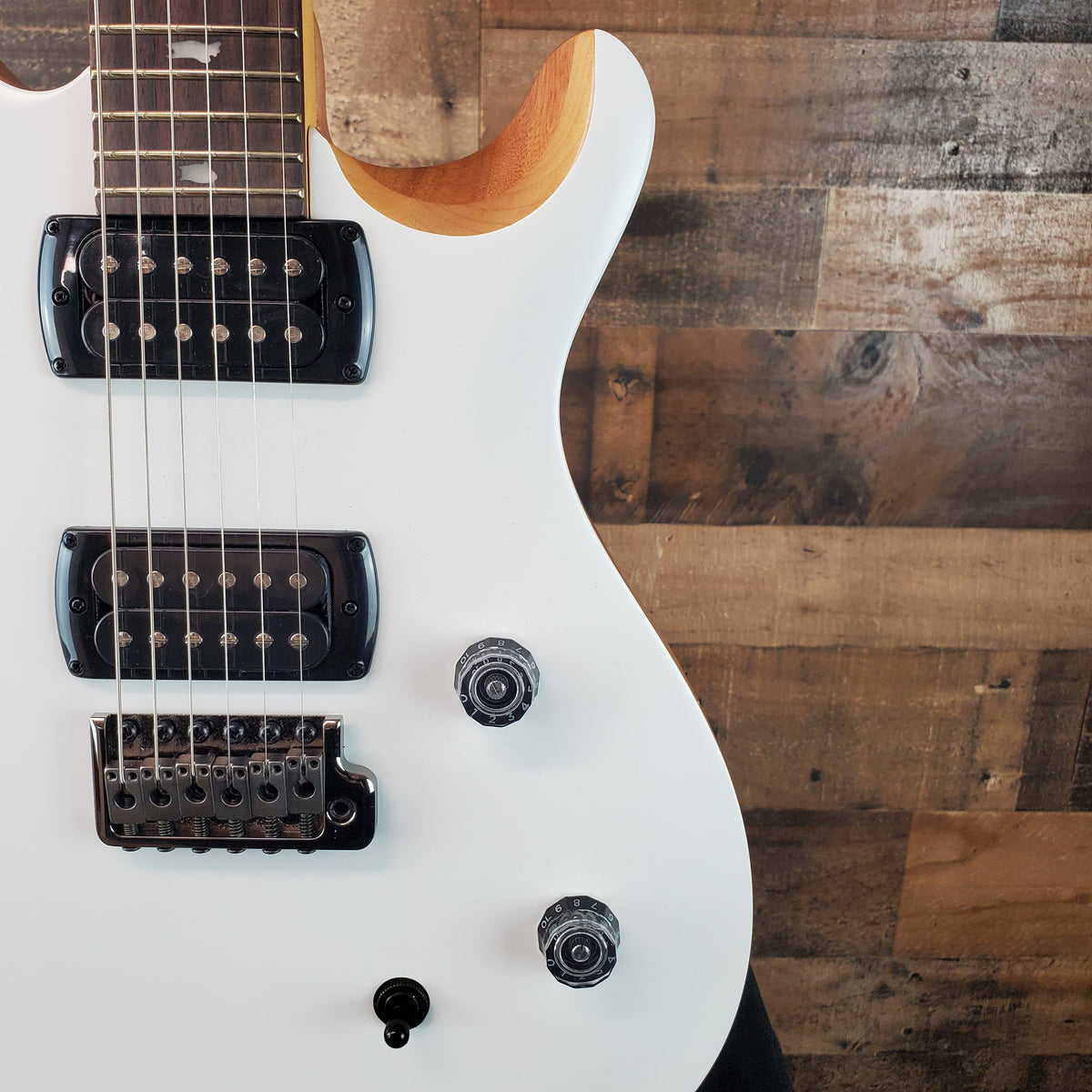 PRS SE CE 24 Satin - Flat White Top, C&M Exclusive - Black / Smoked Hardware