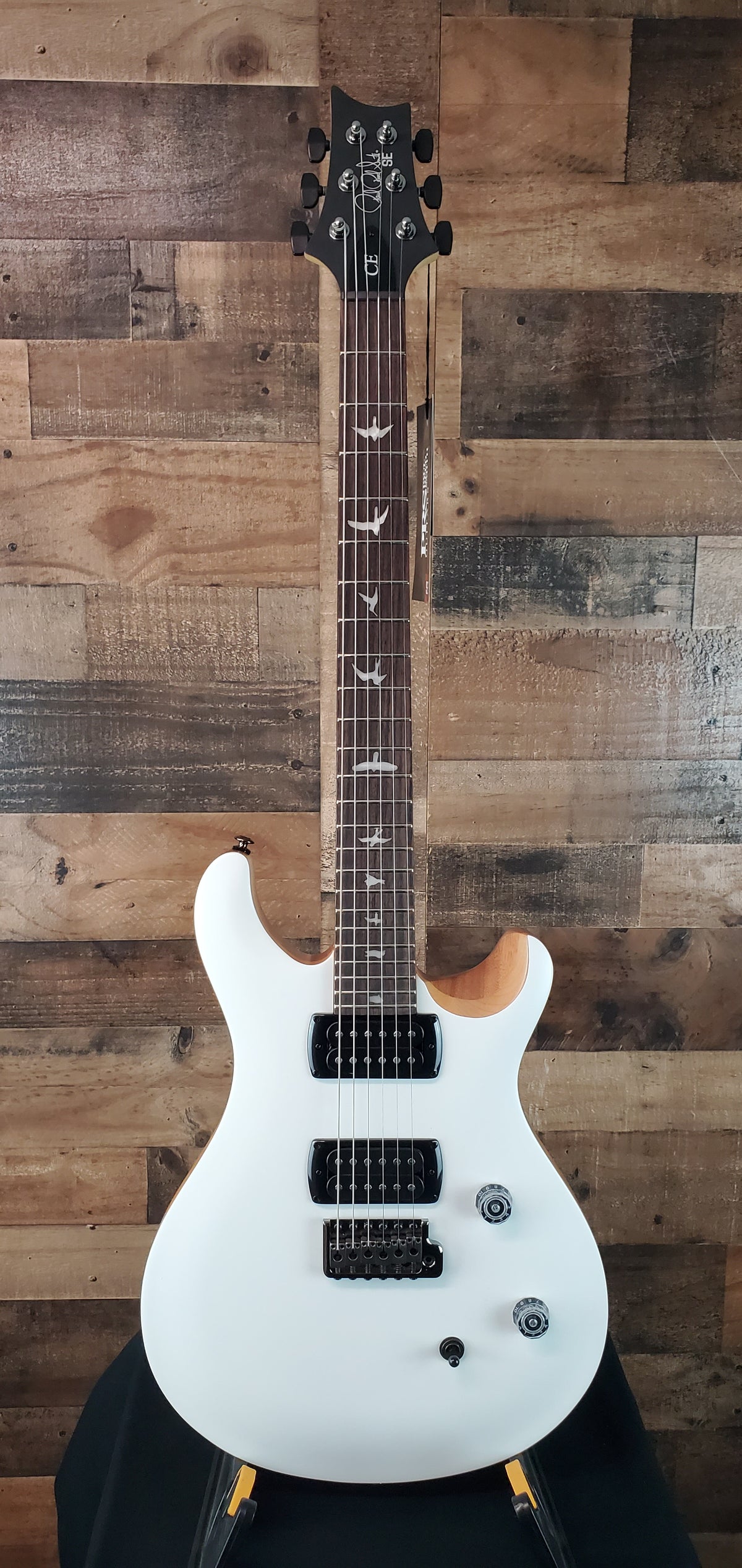 PRS SE CE 24 Satin - Flat White Top, C&M Exclusive - Black / Smoked Hardware