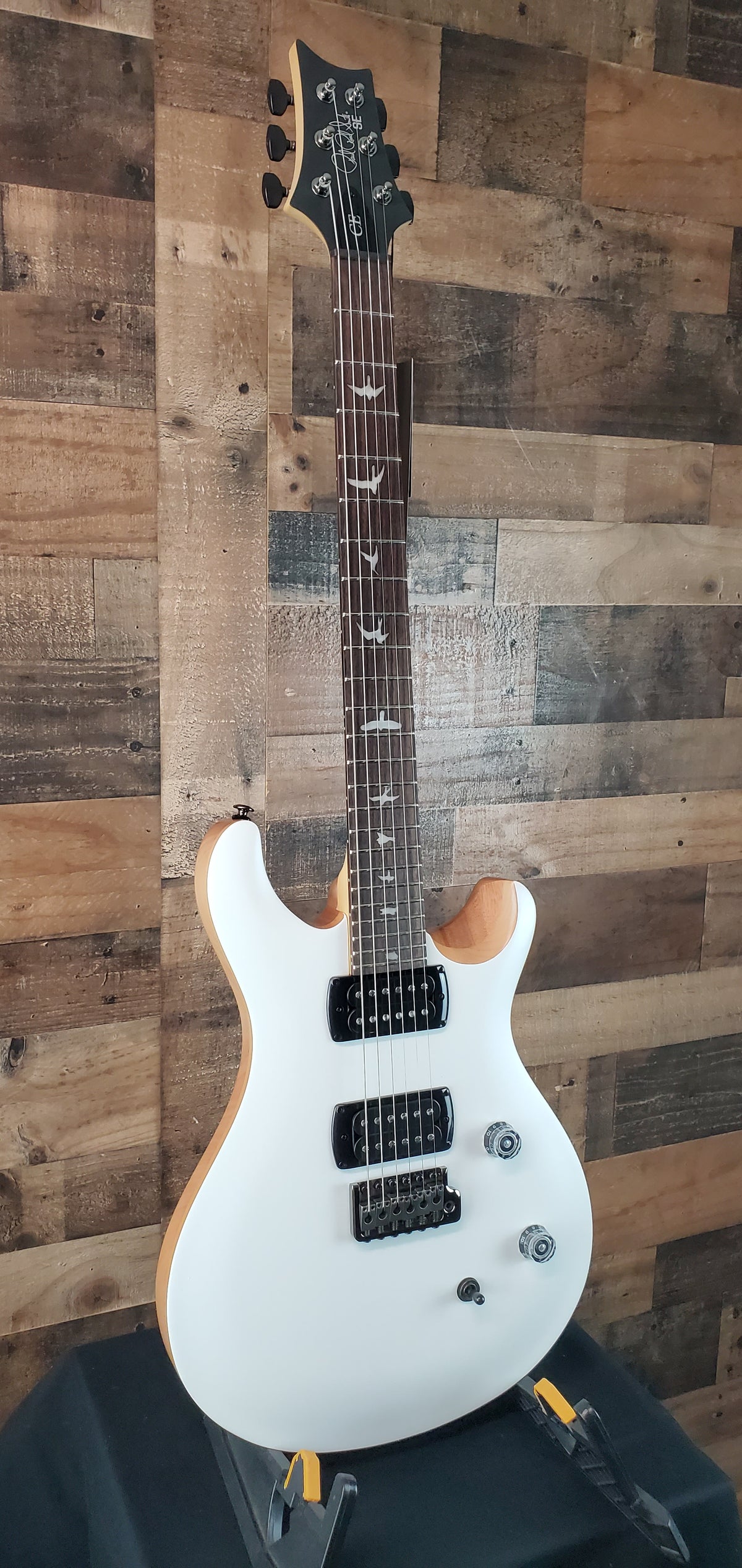 PRS SE CE 24 Satin - Flat White Top, C&M Exclusive - Black / Smoked Hardware