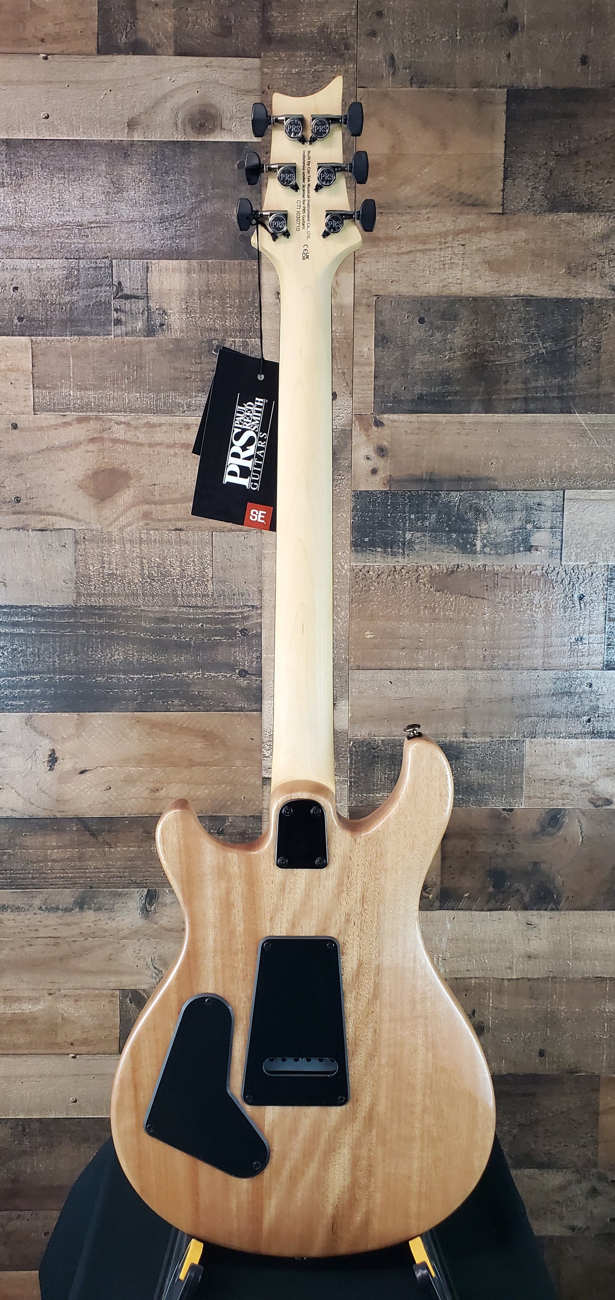 PRS SE CE 24 Satin - Flat White Top, C&M Exclusive - Black / Smoked Hardware