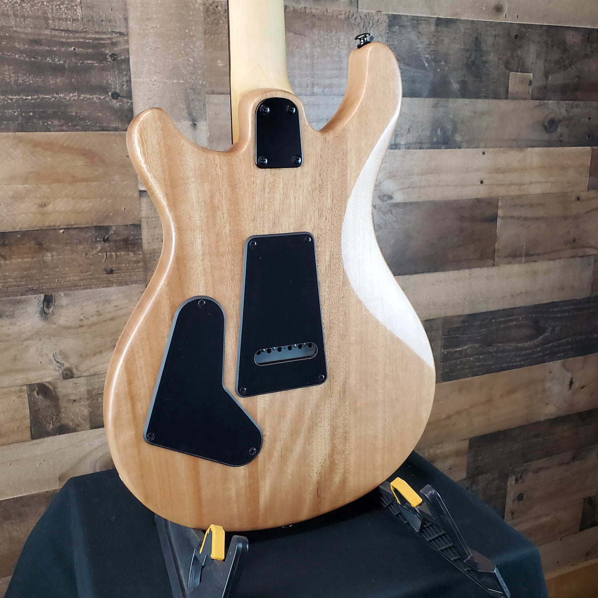 PRS SE CE 24 Satin - Flat White Top, C&M Exclusive - Black / Smoked Hardware