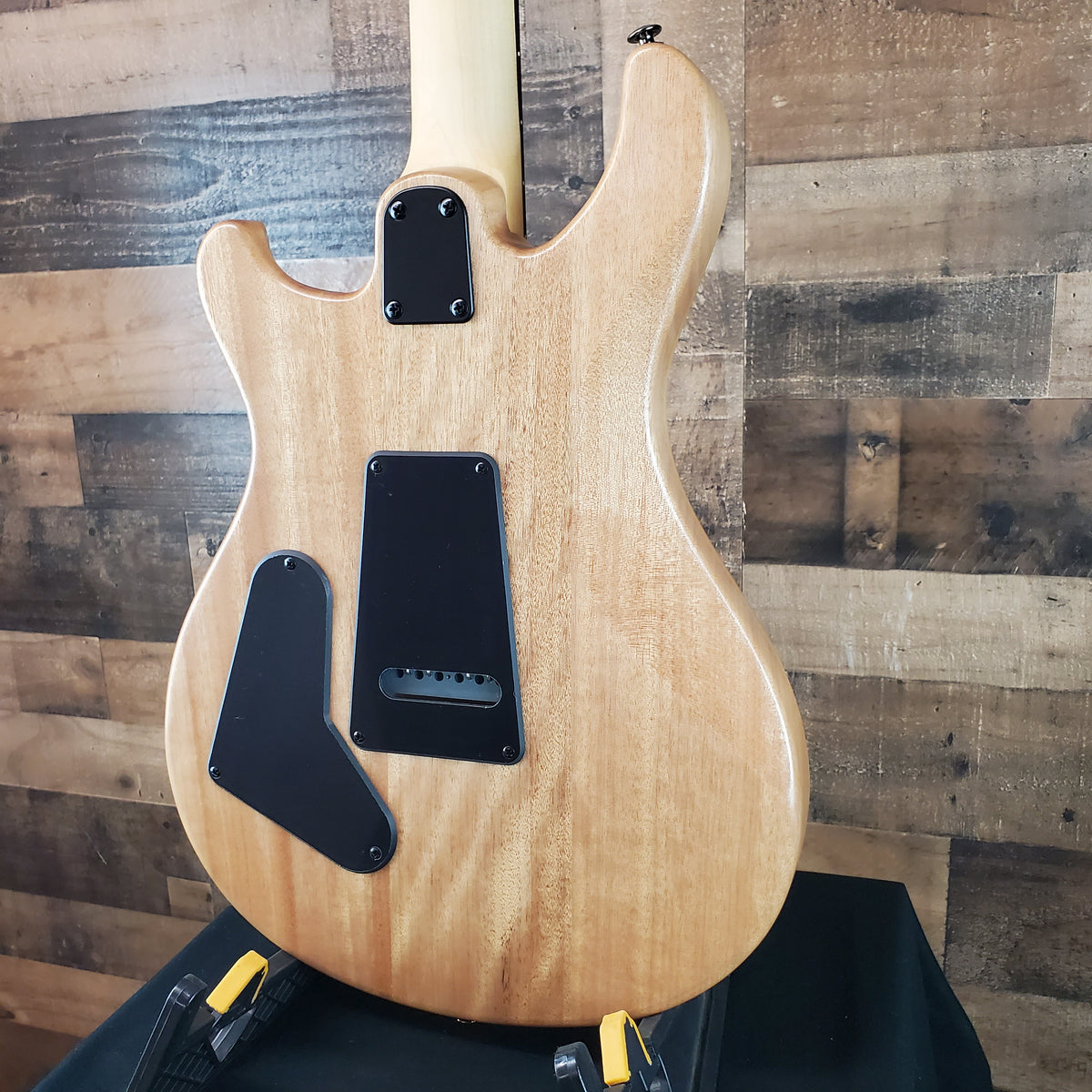 PRS SE CE 24 Satin - Flat White Top, C&M Exclusive - Black / Smoked Hardware