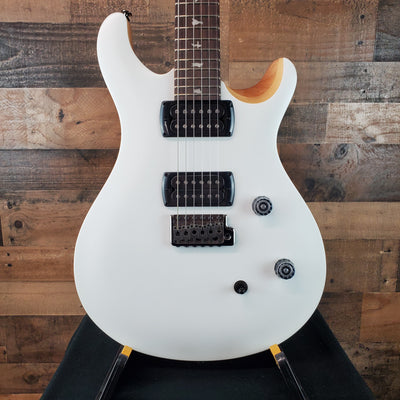 PRS SE CE 24 Satin - Flat White Top, C&M Exclusive - Black / Smoked Hardware