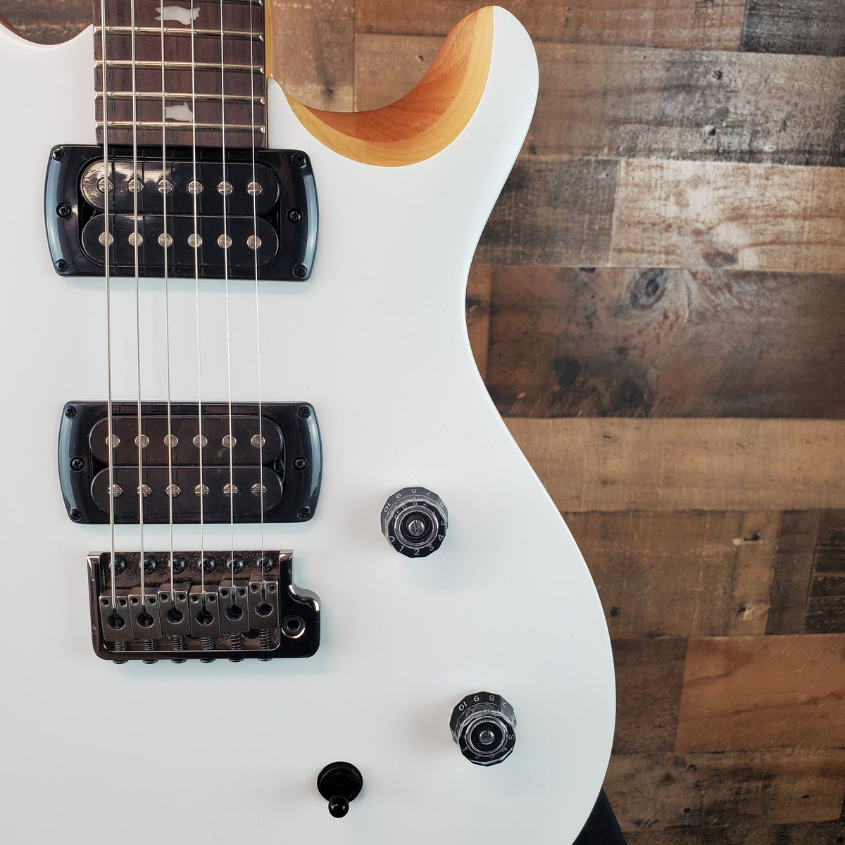 PRS SE CE 24 Satin - Flat White Top, C&M Exclusive - Black / Smoked Hardware