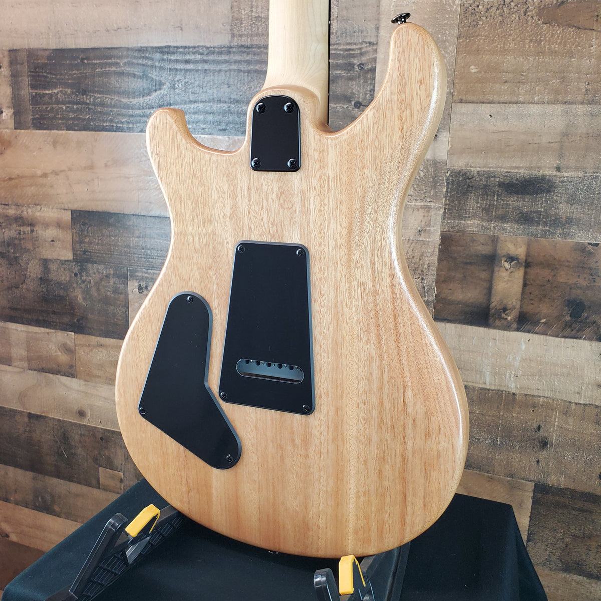 PRS SE CE 24 Satin - Flat White Top, C&M Exclusive - Black / Smoked Hardware