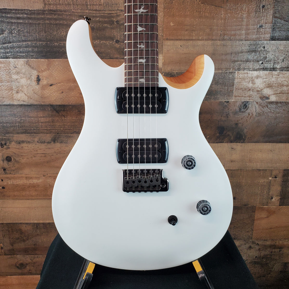 PRS SE CE 24 Satin - Flat White Top, C&M Exclusive - Black / Smoked Hardware