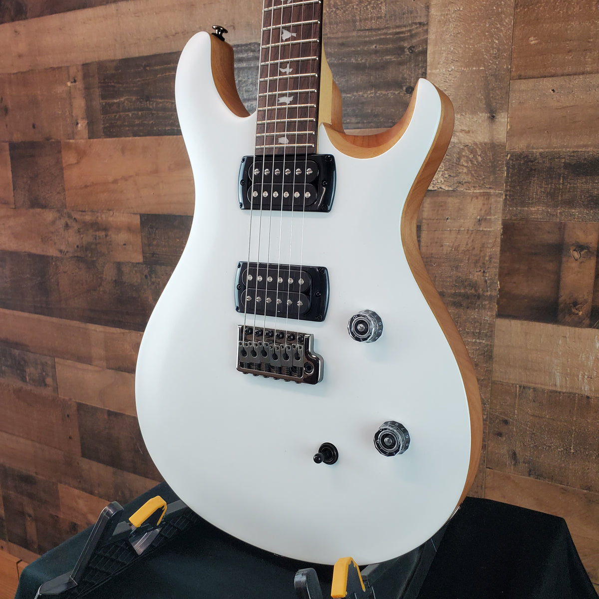 PRS SE CE 24 Satin - Flat White Top, C&M Exclusive - Black / Smoked Hardware
