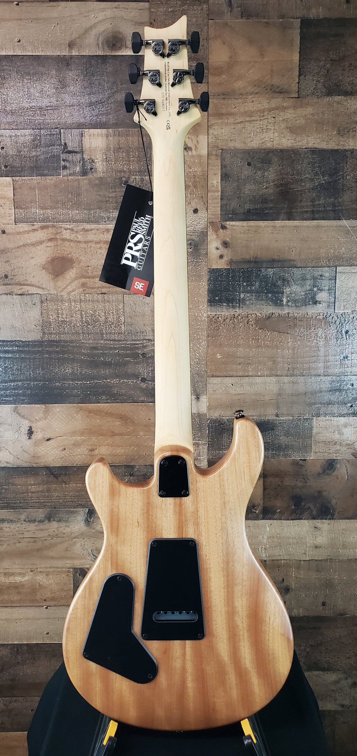 PRS SE CE 24 Satin - Flat White Top, C&M Exclusive - Black / Smoked Hardware