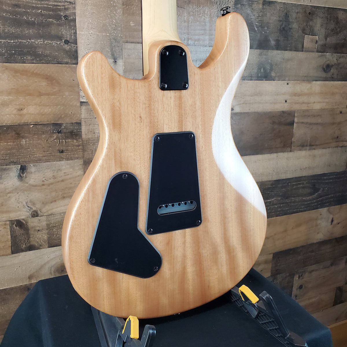 PRS SE CE 24 Satin - Flat White Top, C&M Exclusive - Black / Smoked Hardware