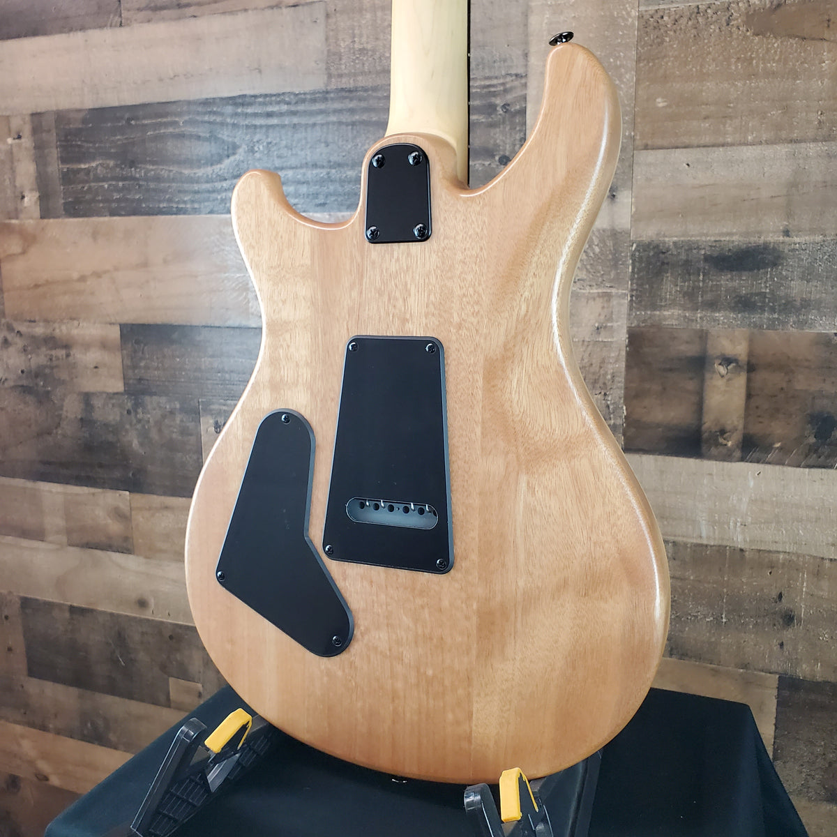PRS SE CE 24 Satin - Flat White Top, C&M Exclusive - Black / Smoked Hardware # 459