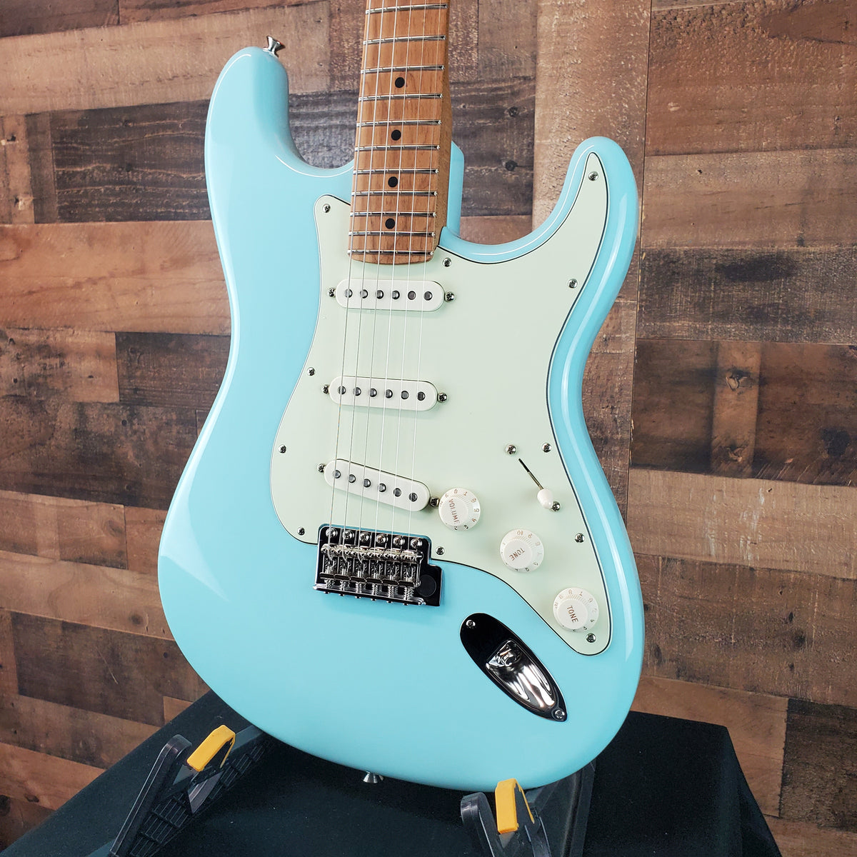 Fender Limited Edition American Professional Classic Stratocaster Daphne Blue, Rosewood Fingerboard