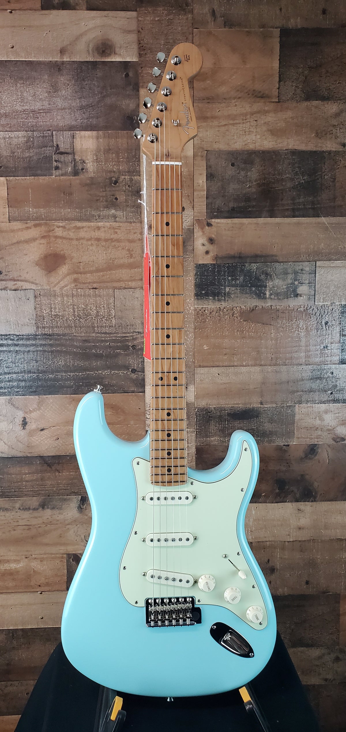 Fender Limited Edition American Professional Classic Stratocaster Daphne Blue, Rosewood Fingerboard