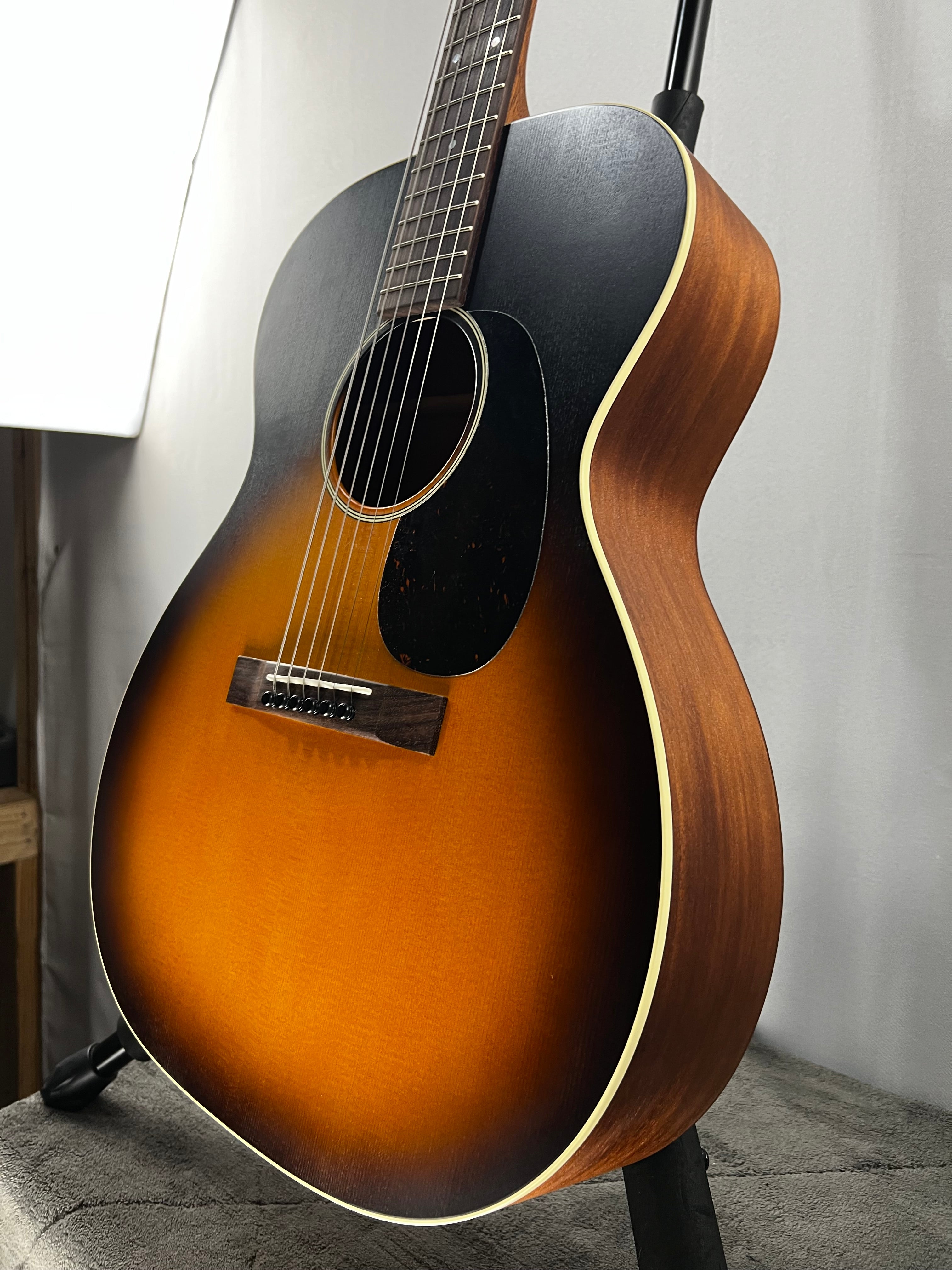 000-17 Acoustic Guitar - Whiskey Sunset #767