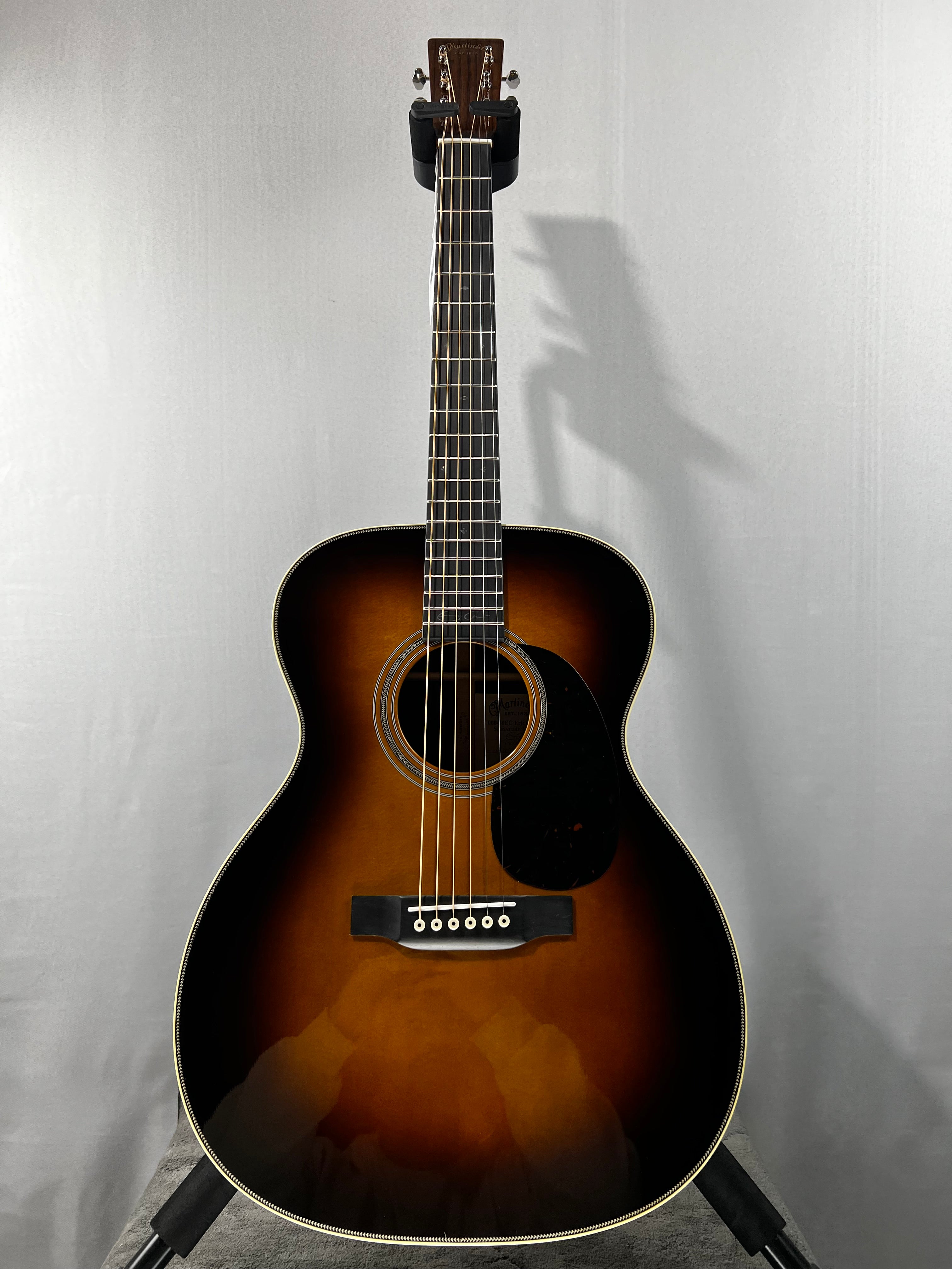 000-28EC Eric Clapton Acoustic Guitar - Vintage Sunburst #976