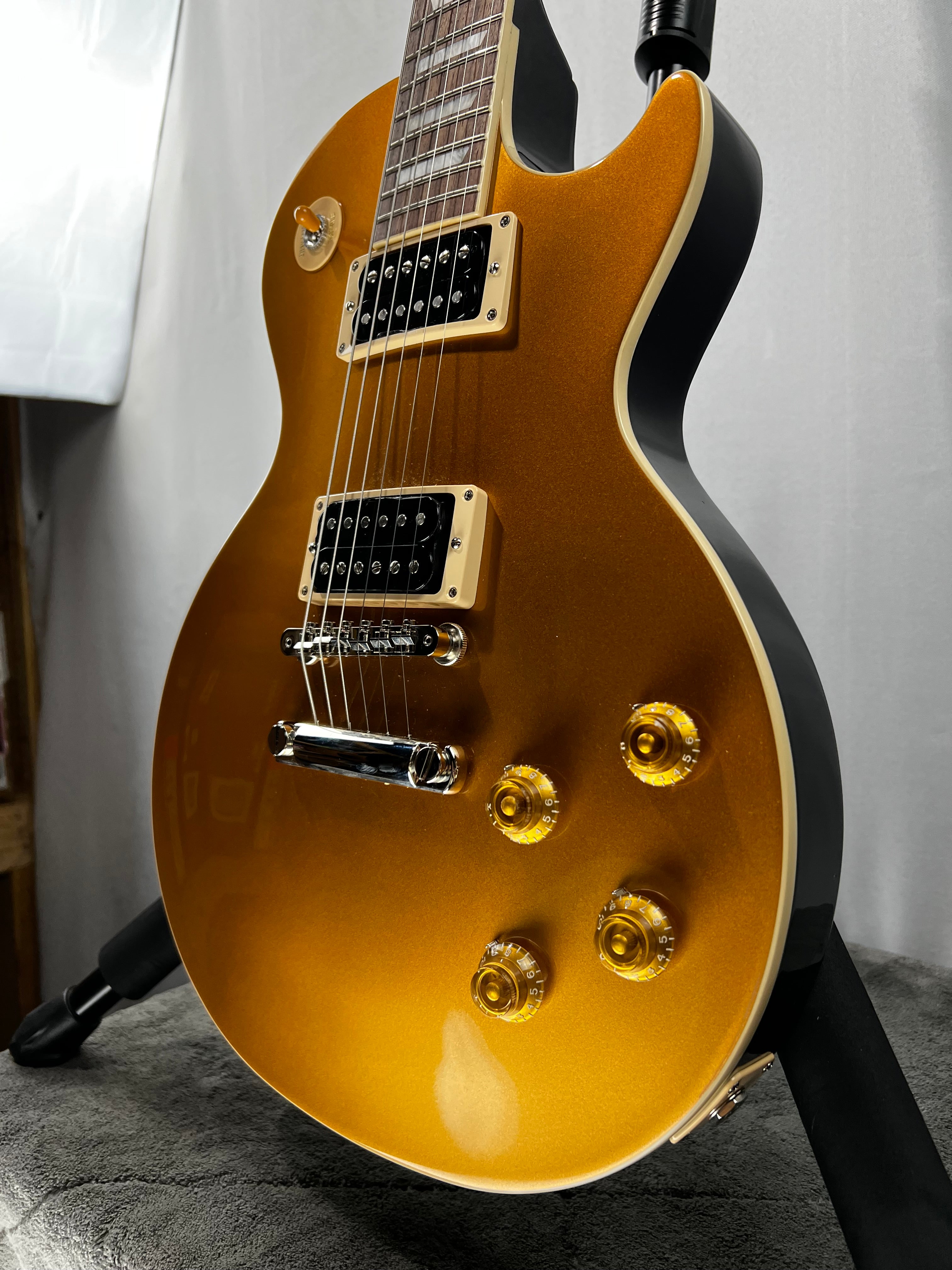 Slash "Victoria" Les Paul Electric Guitar - Goldtop #064