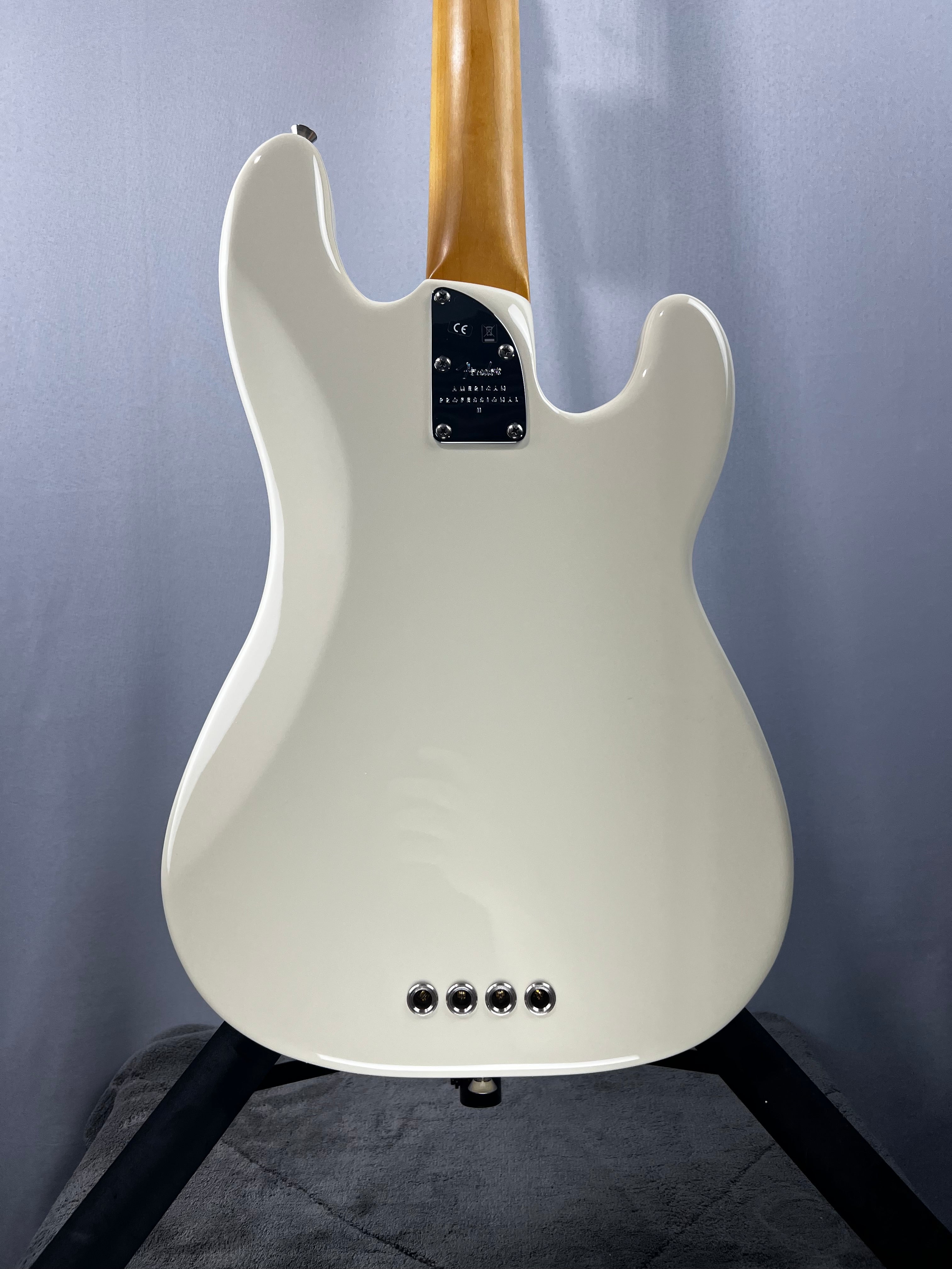 American Professional II Left-Handed Precision Bass - Olympic White w/Rosewood Fingerboard #281