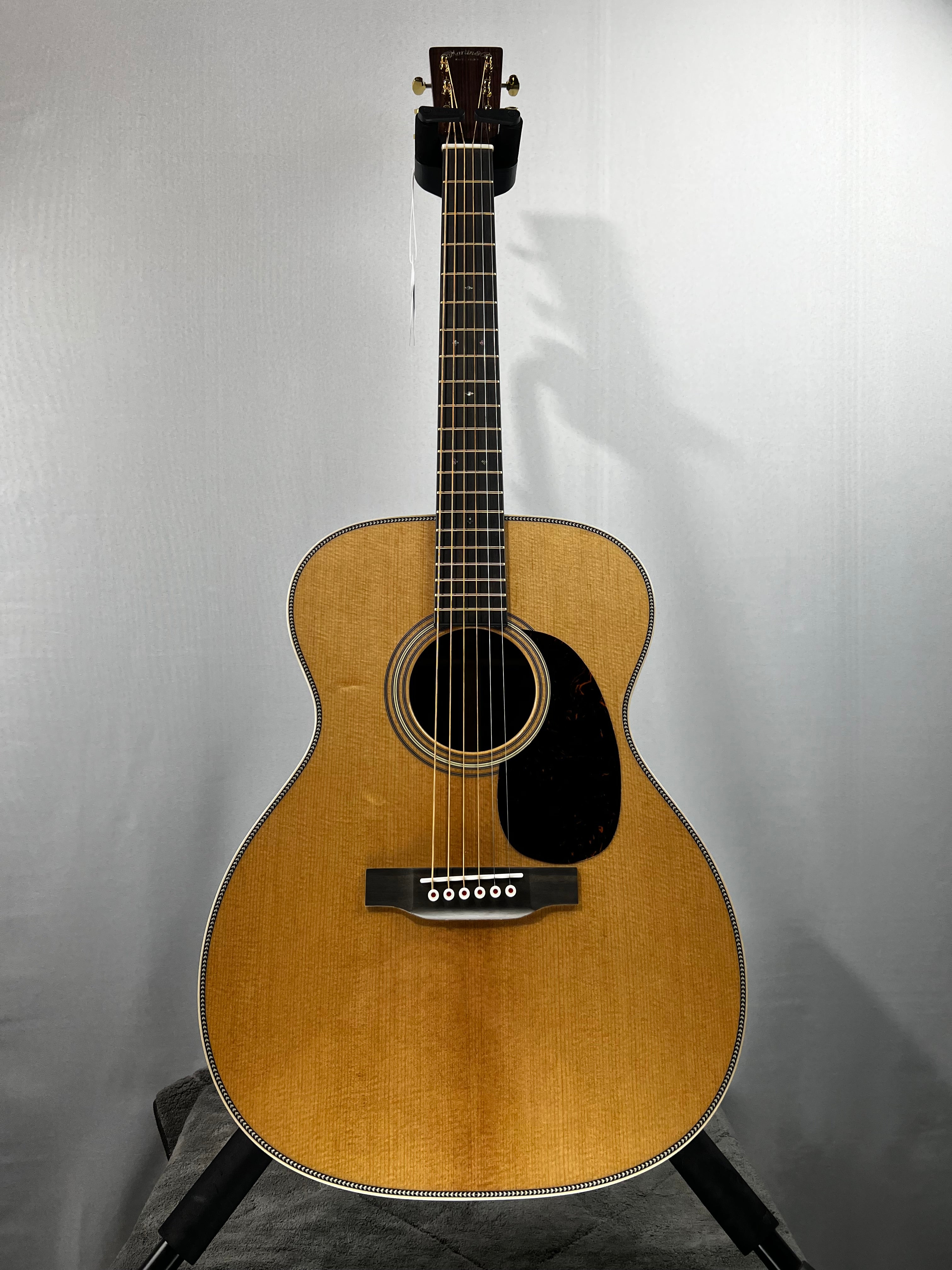 000-28 Modern Deluxe Acoustic Guitar - Natural #450