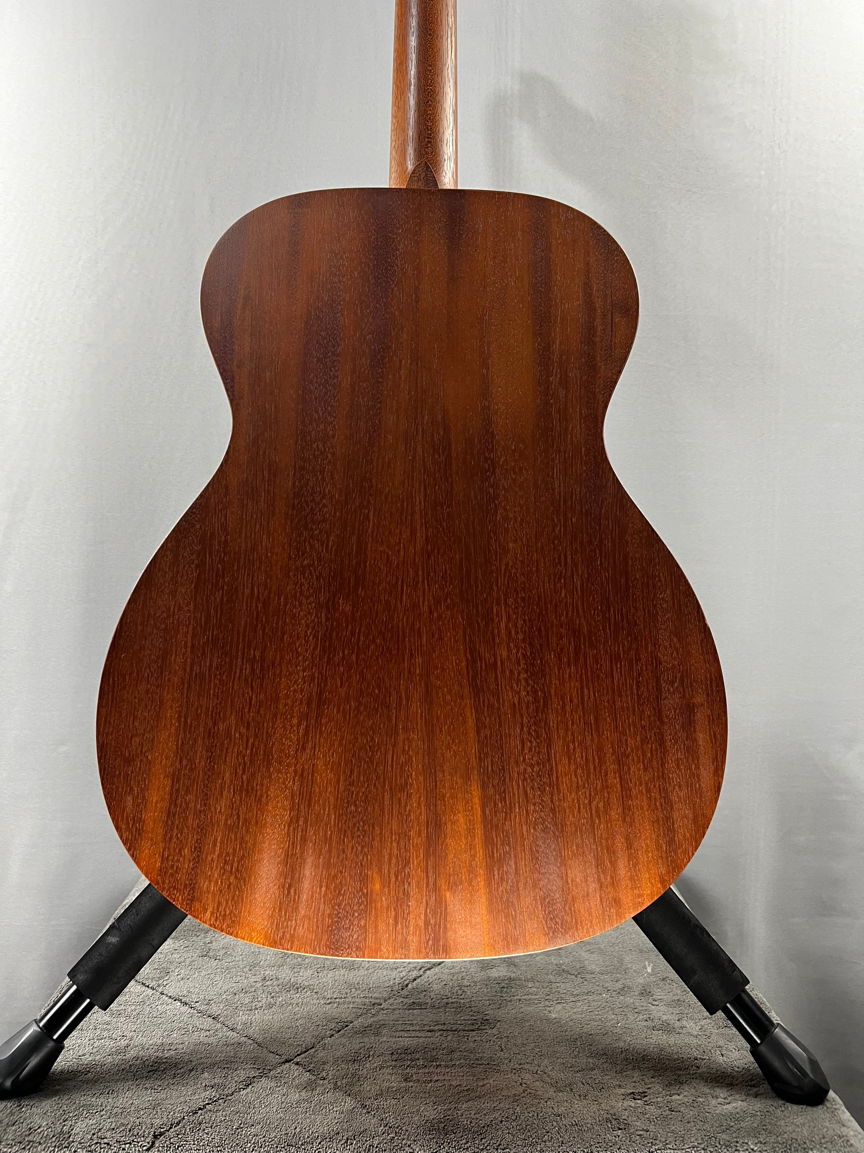 000-17 Acoustic Guitar - Whiskey Sunset #767