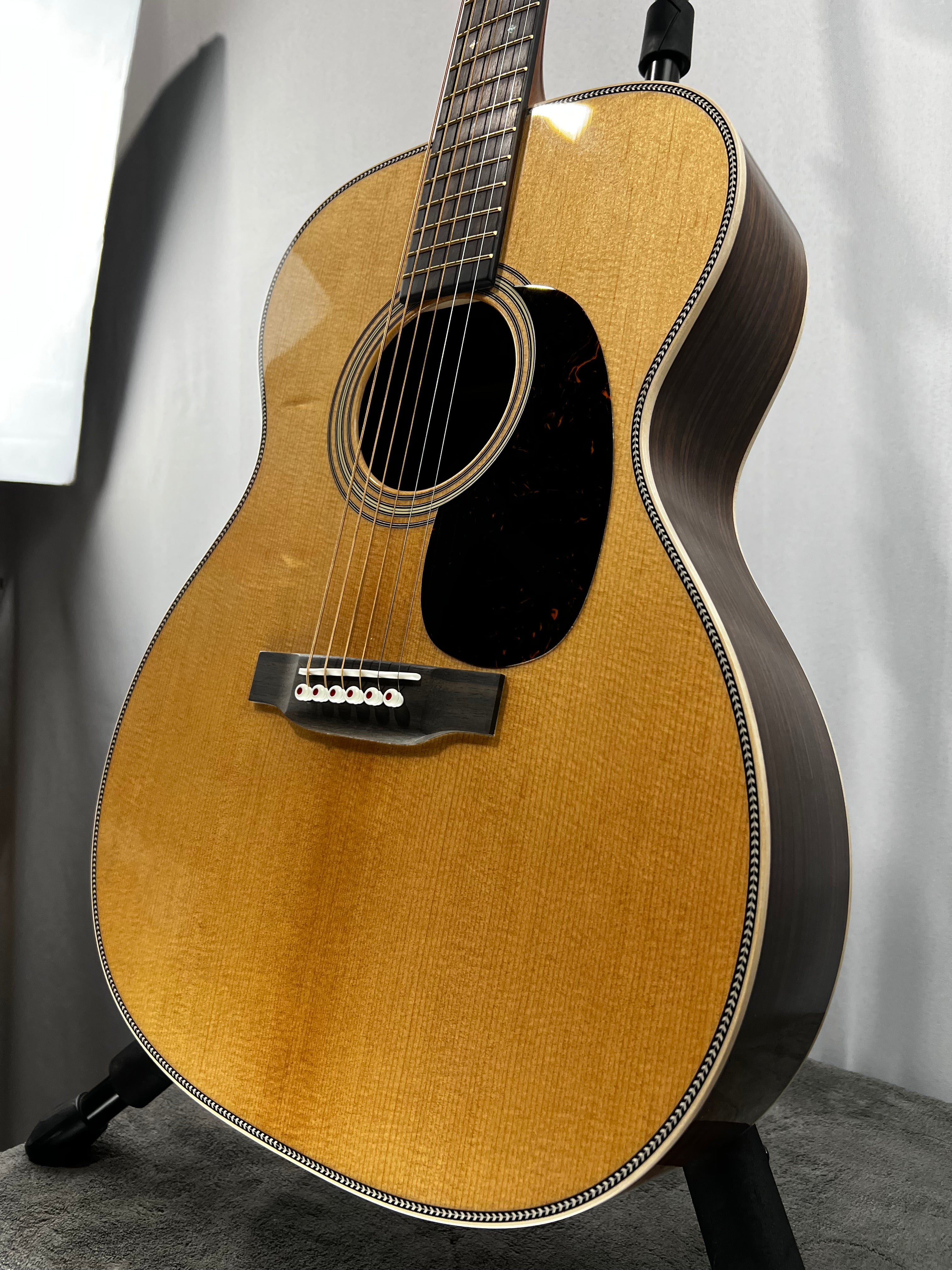 000-28 Modern Deluxe Acoustic Guitar - Natural #450