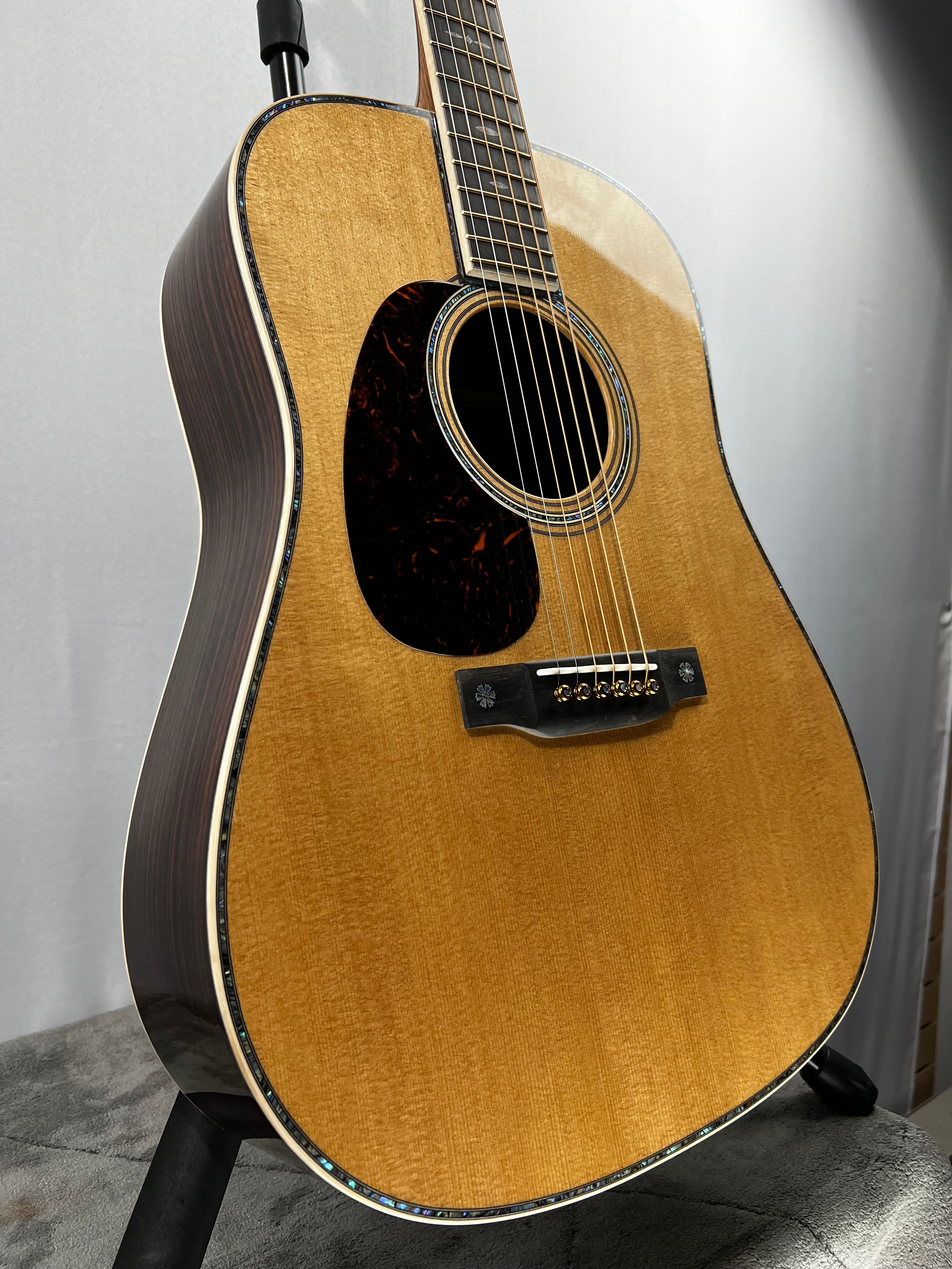 D-42L Modern Deluxe Acoustic Guitar - Natural #556