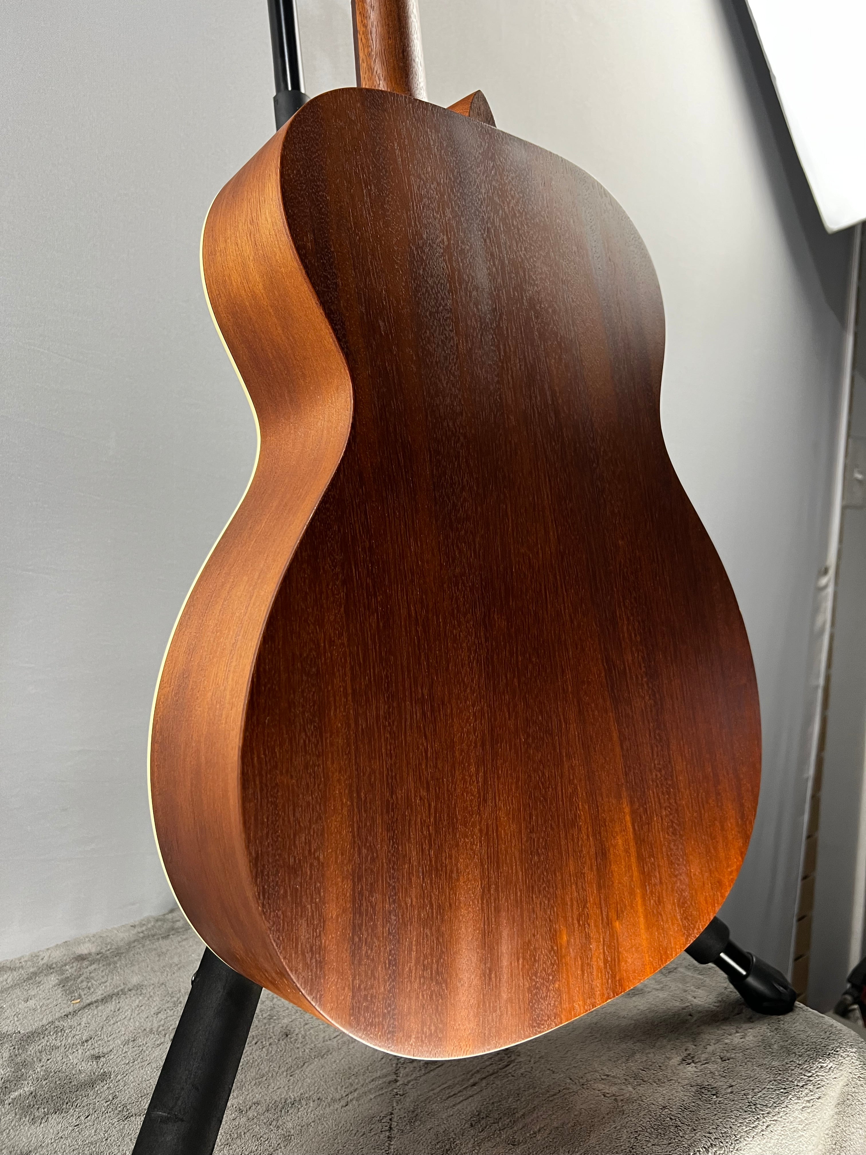000-17 Acoustic Guitar - Whiskey Sunset #767