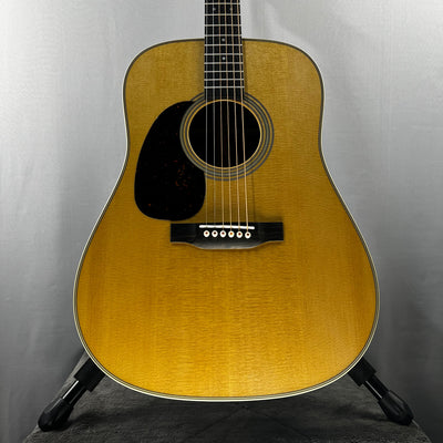 Martin D-28 Satin Natural Left-Handed