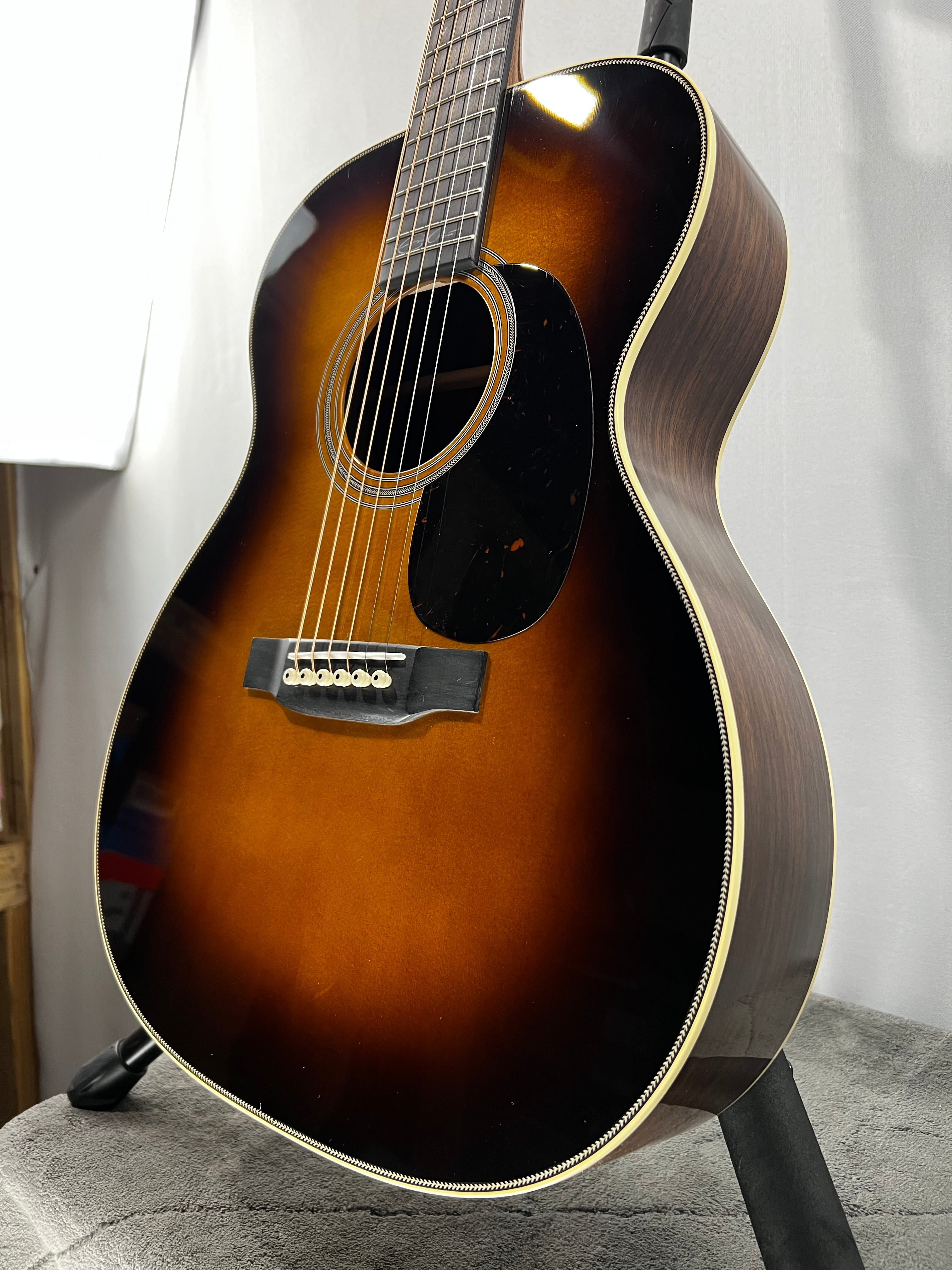 000-28EC Eric Clapton Acoustic Guitar - Vintage Sunburst #976