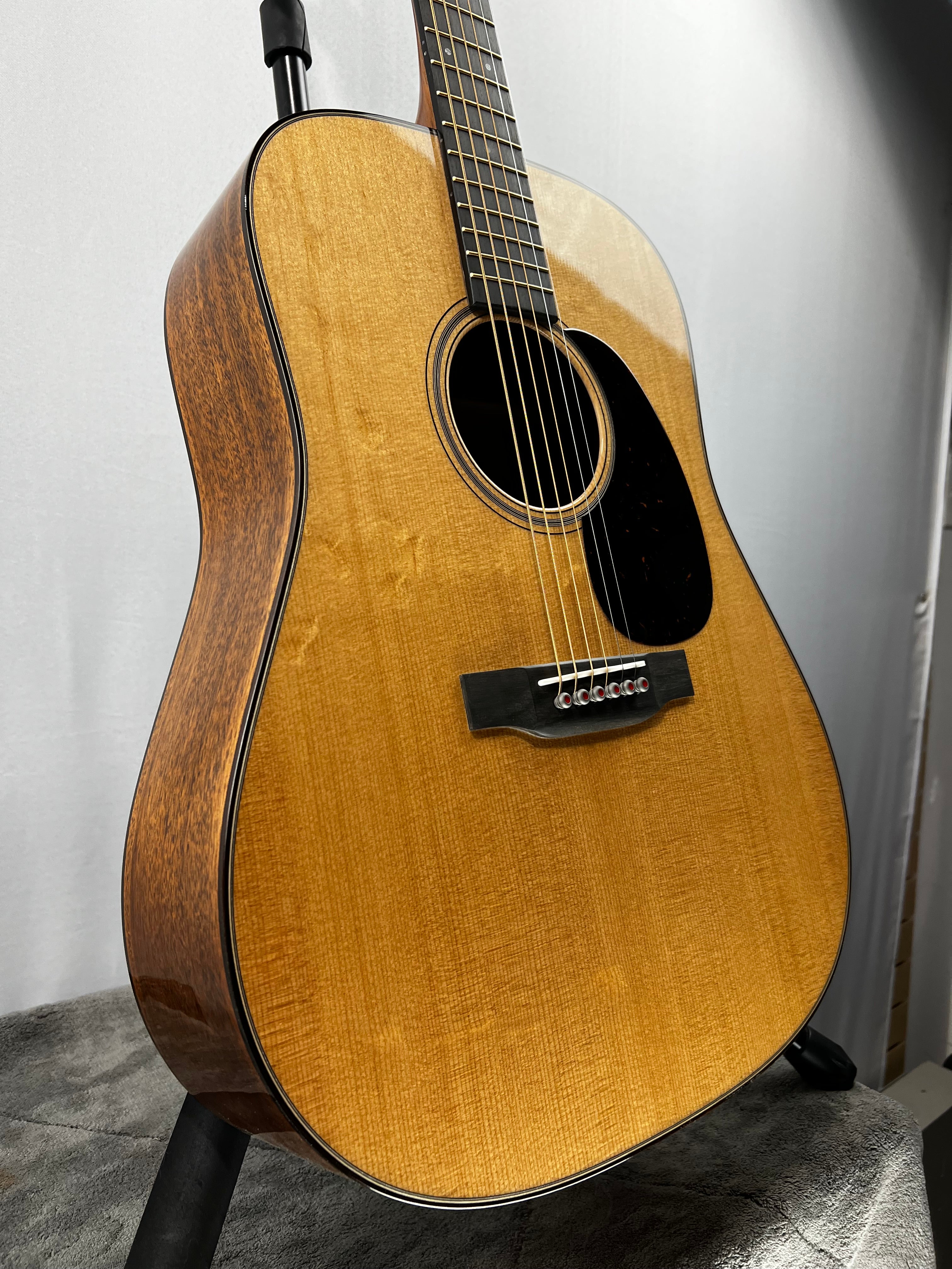 D-18 Modern Deluxe Acoustic Guitar - Natural #890