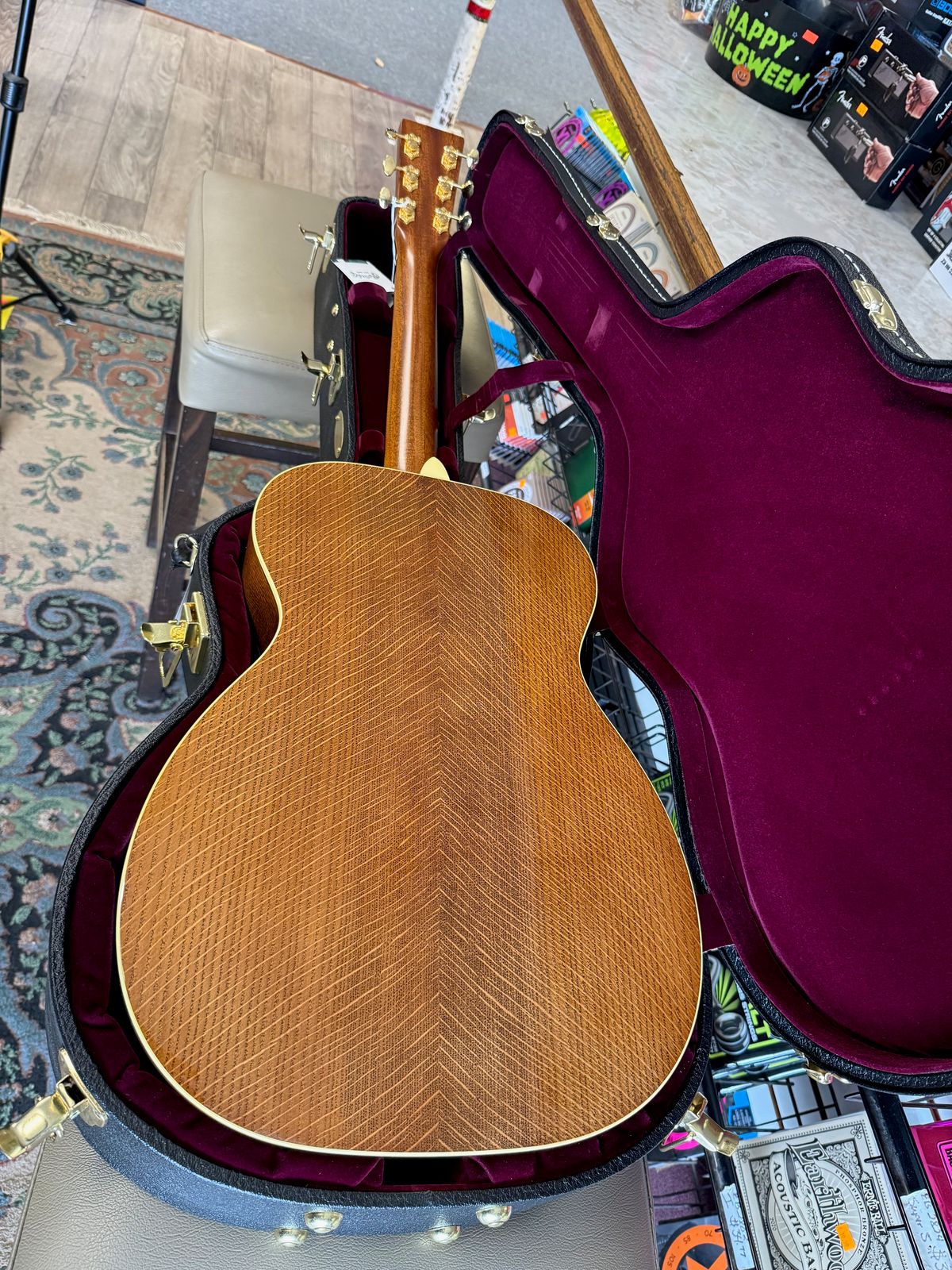 Martin Custom Shop 00-18 German White Oak Back and Sides