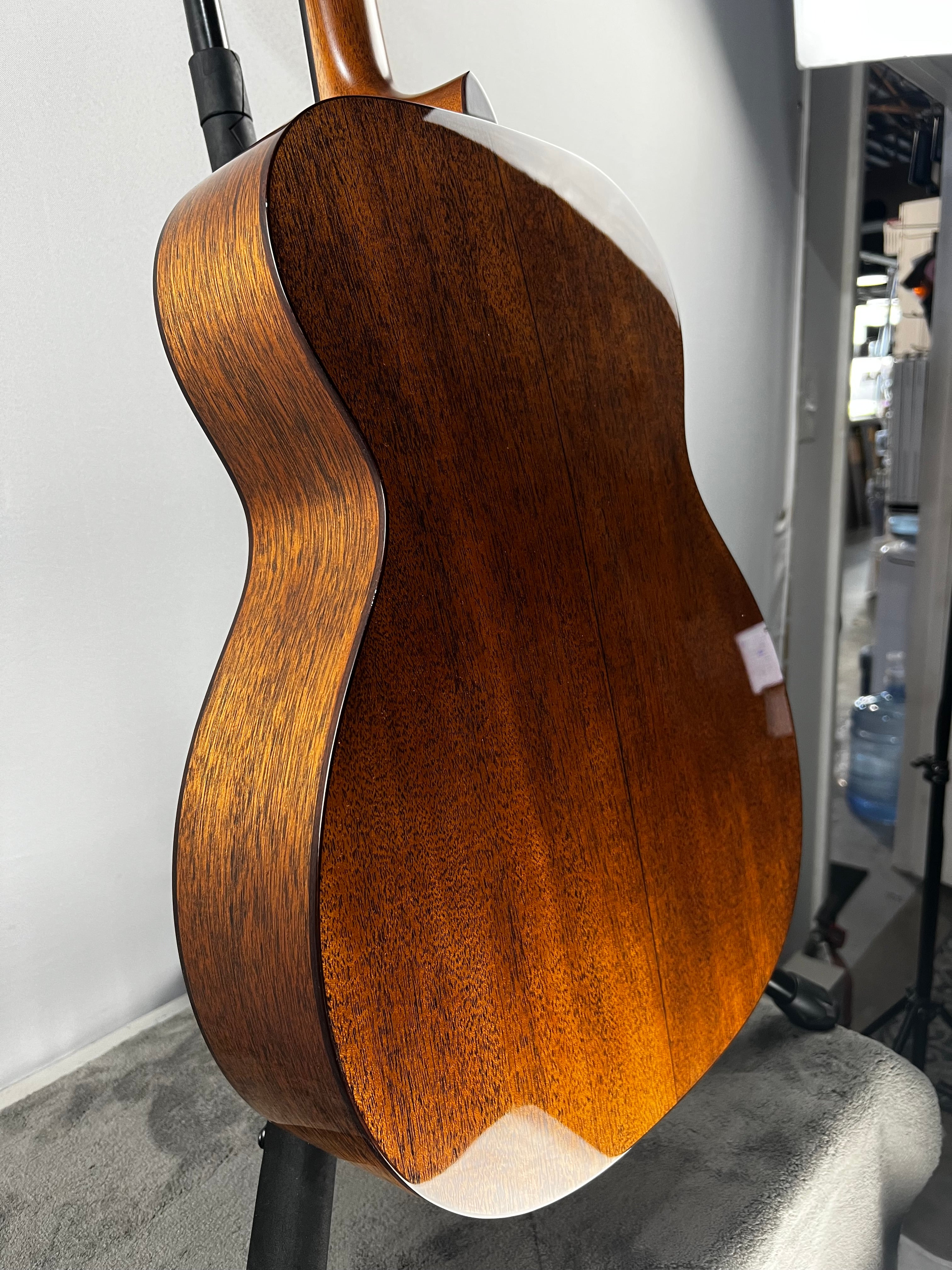 000-18 Modern Deluxe Acoustic Guitar - Natural #447 GET PLEK'D!