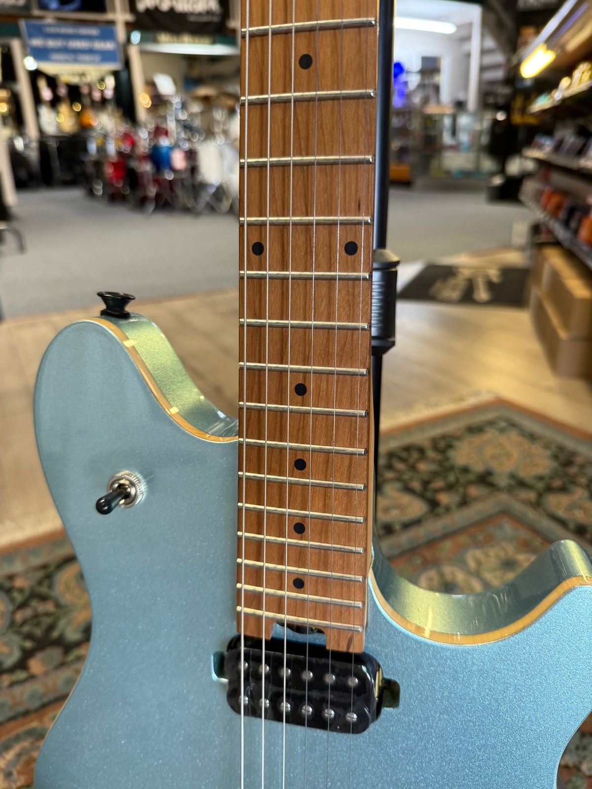 EVH Wolfgang Standard T.O.M. Sea Foam Pearl Metallic