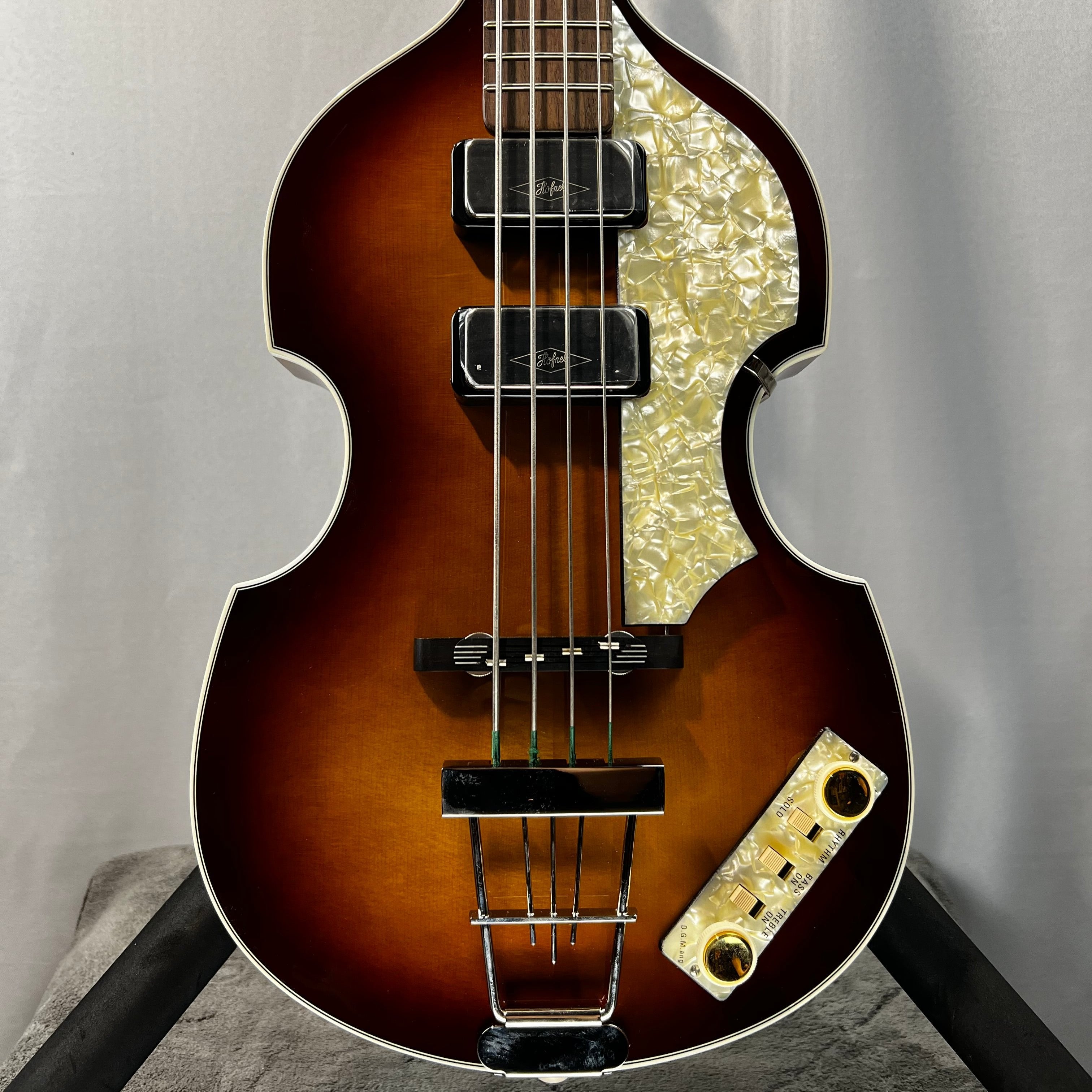 500/1-61-0 Vintage '61 Cavern Bass - Sunburst w/OHSC & PLEK*D #025