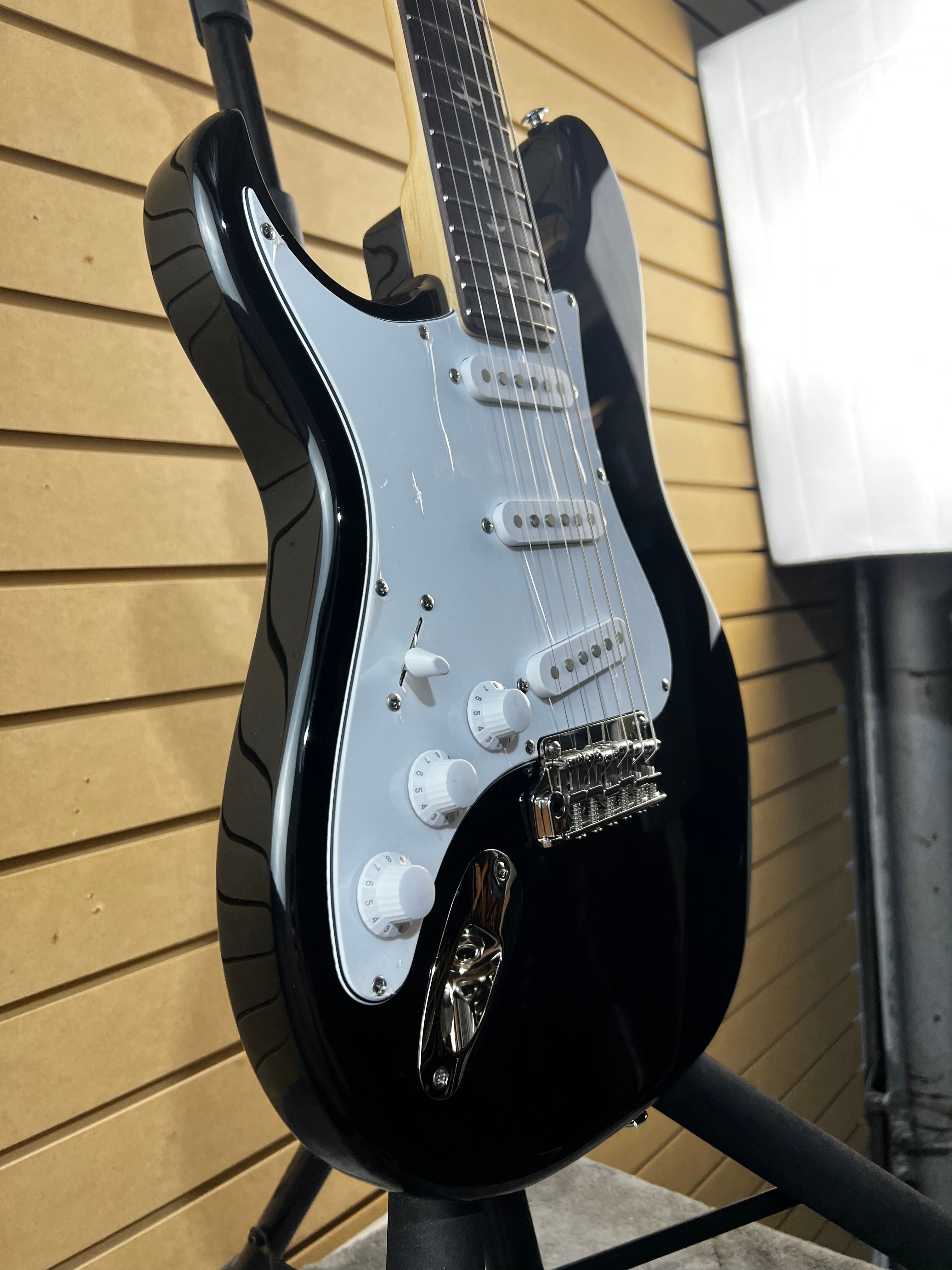 SE Silver Sky Electric Guitar Left-Handed - Piano Black with Rosewood Fingerboard #212