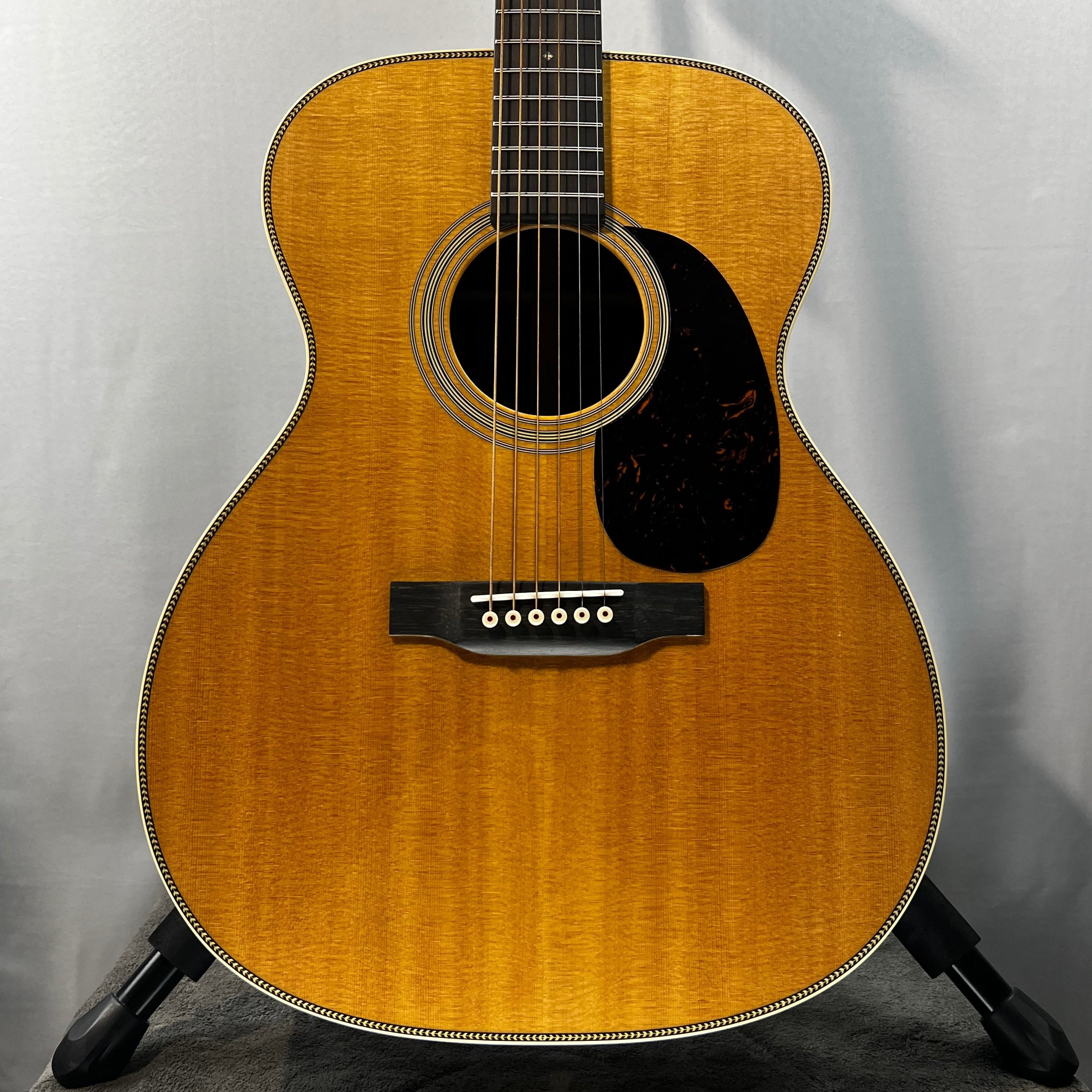 000-28 Acoustic Guitar - Natural #342