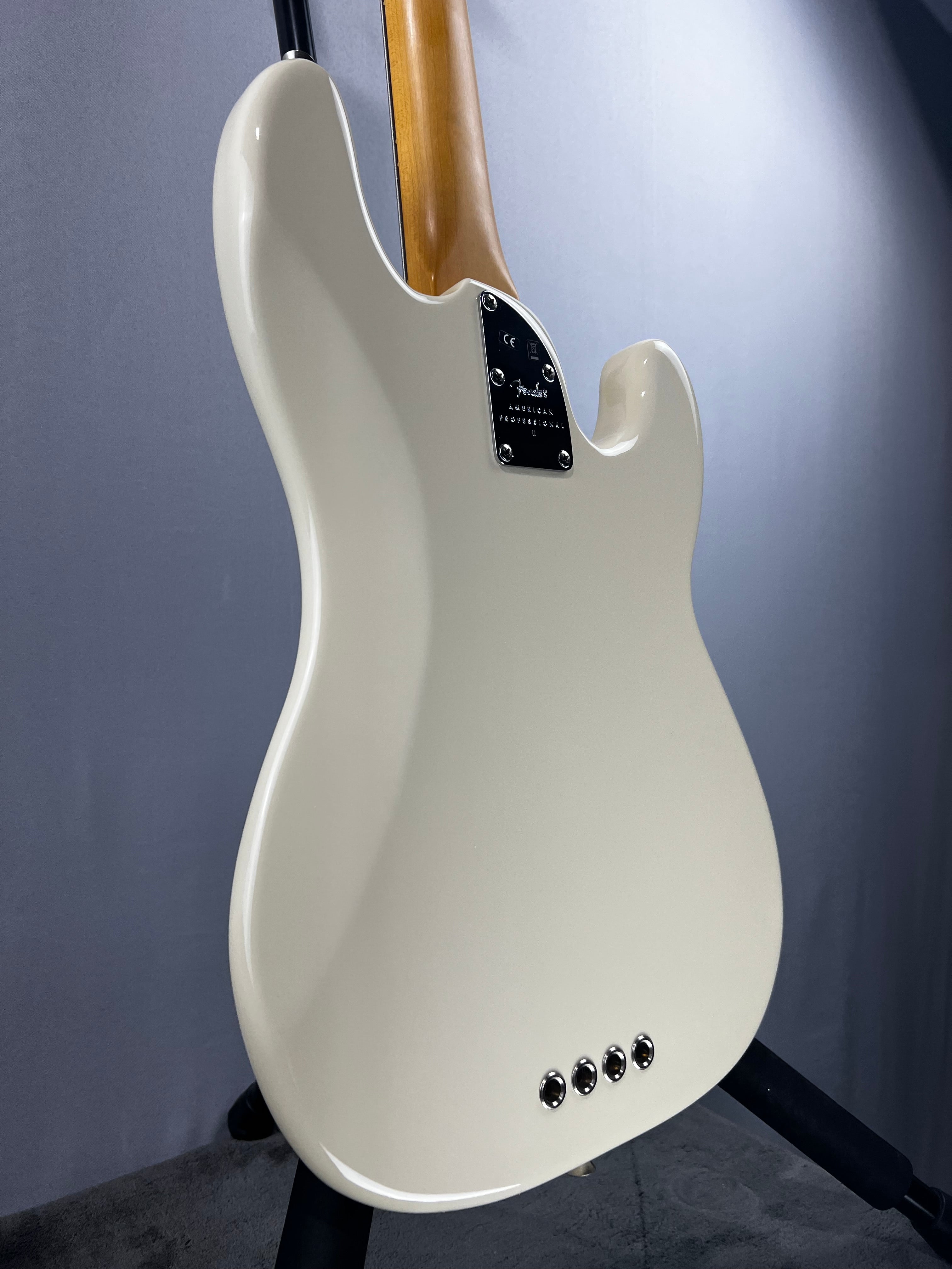 American Professional II Left-Handed Precision Bass - Olympic White w/Rosewood Fingerboard #281