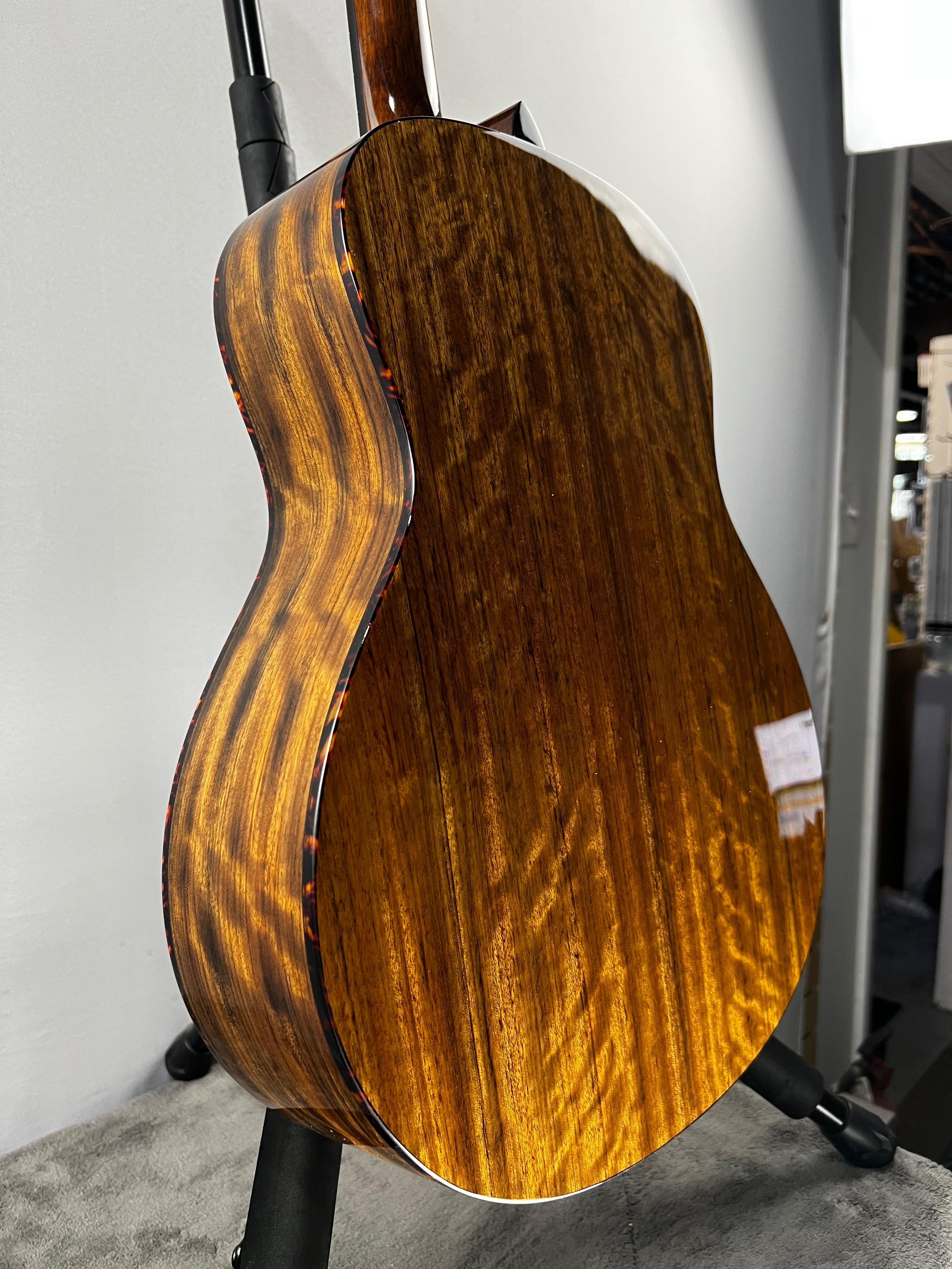 ACTG2E Deluxe - Truetone Gloss Natural #983 GET PLEK'D!