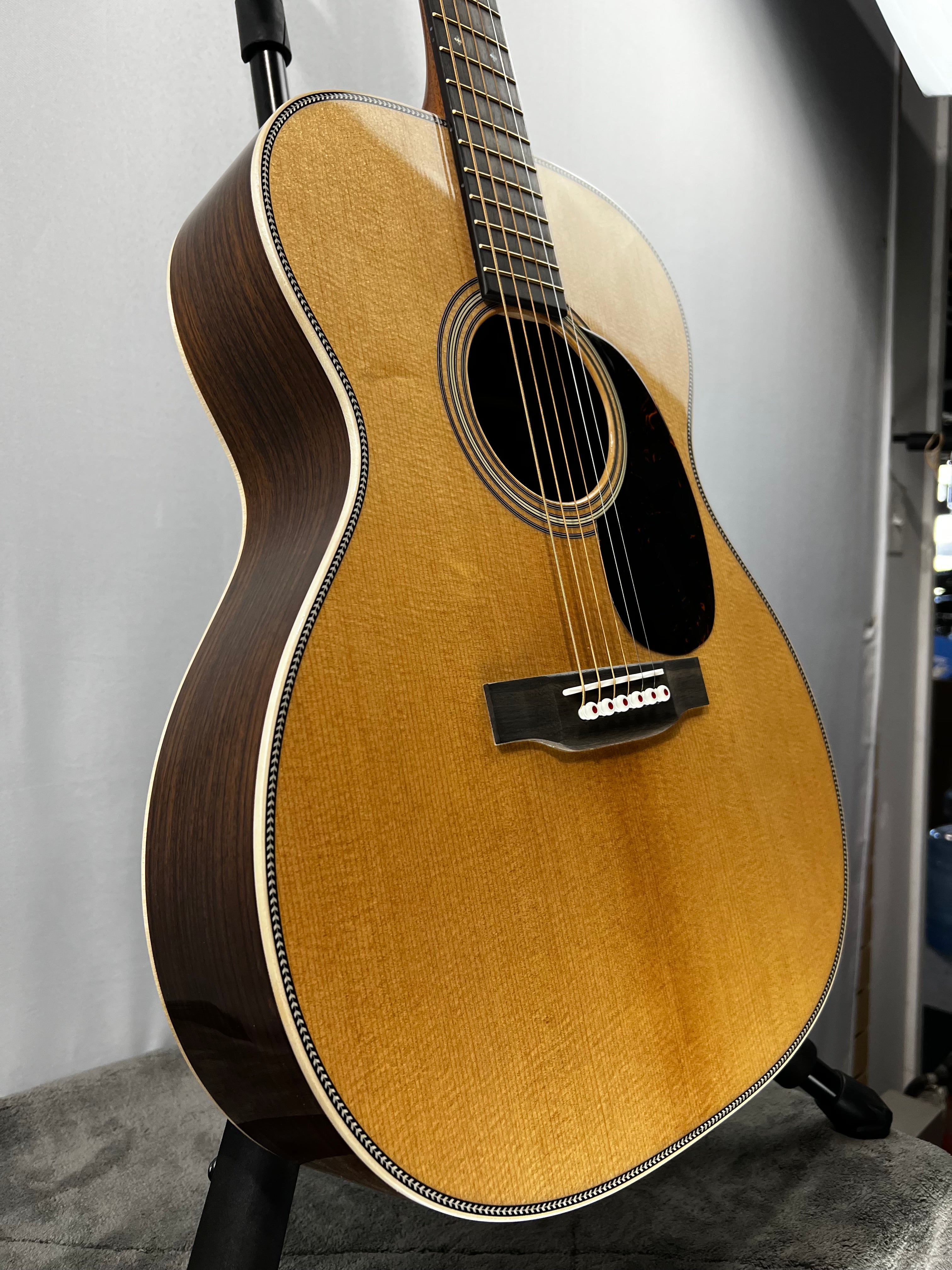 000-28 Modern Deluxe Acoustic Guitar - Natural #450