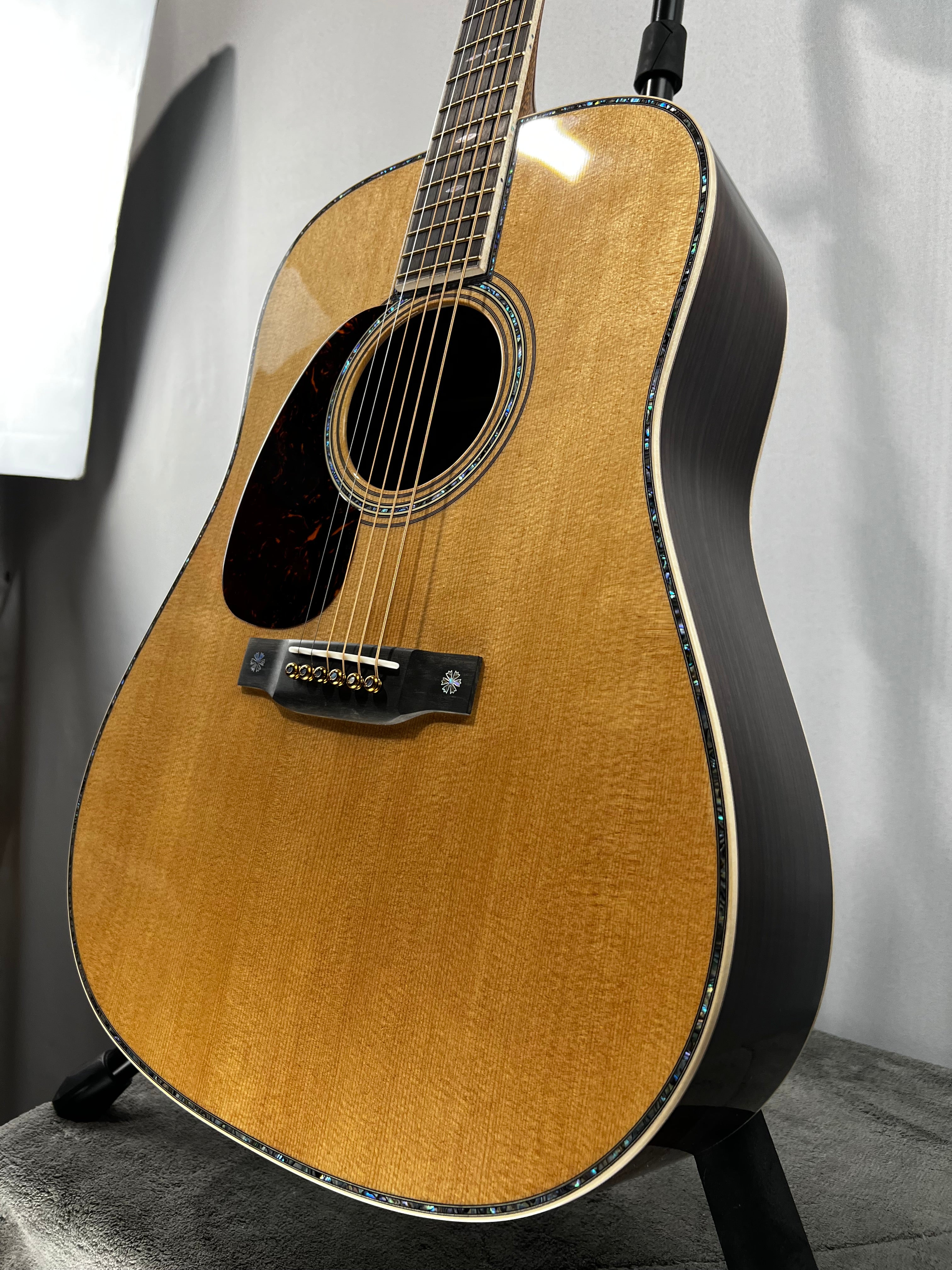 D-42L Modern Deluxe Acoustic Guitar - Natural #556