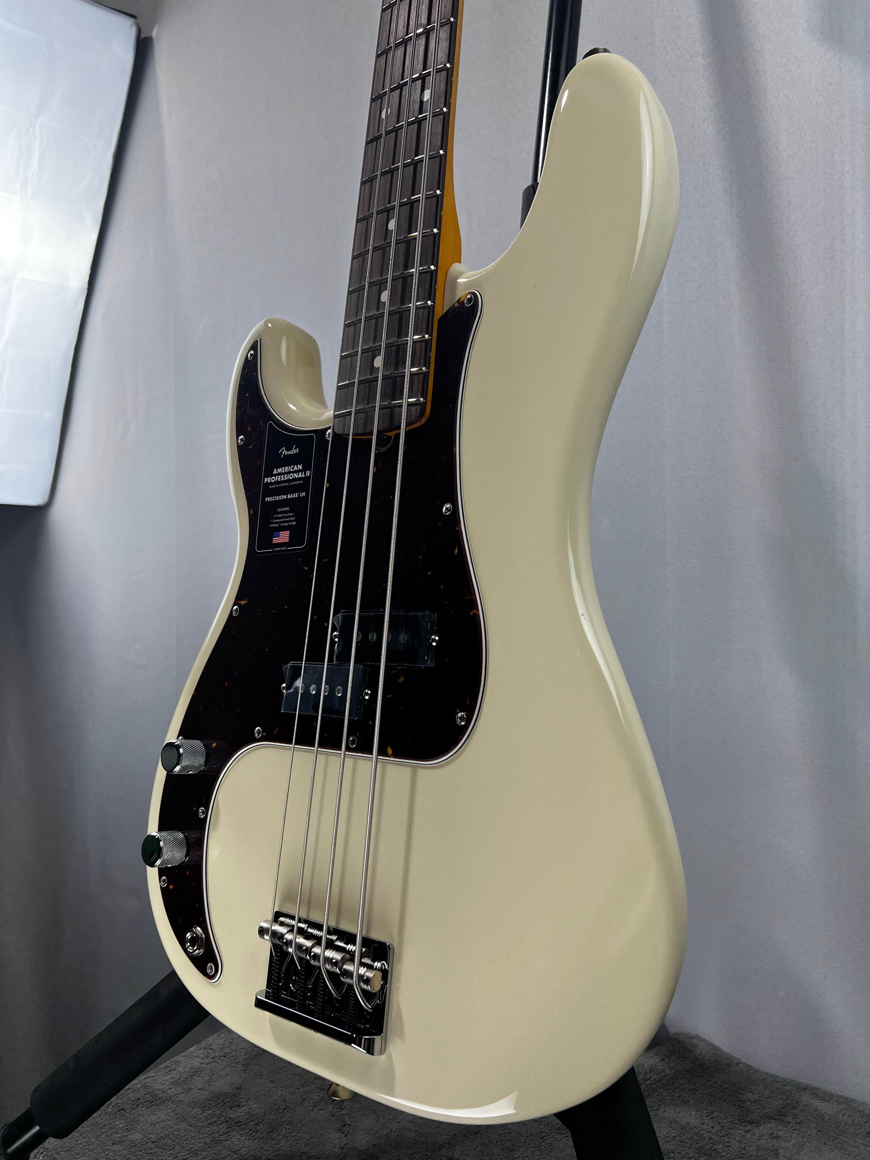 American Professional II Left-Handed Precision Bass - Olympic White w/Rosewood Fingerboard #281