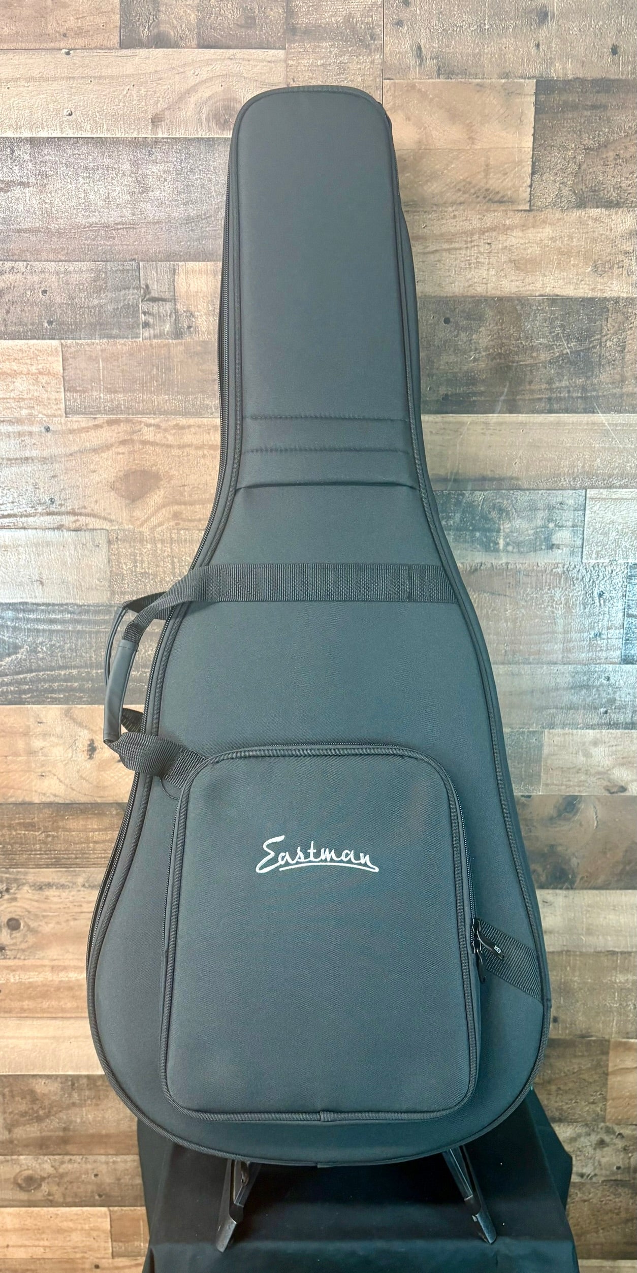 Eastman AC222CE Deluxe Goldburst
