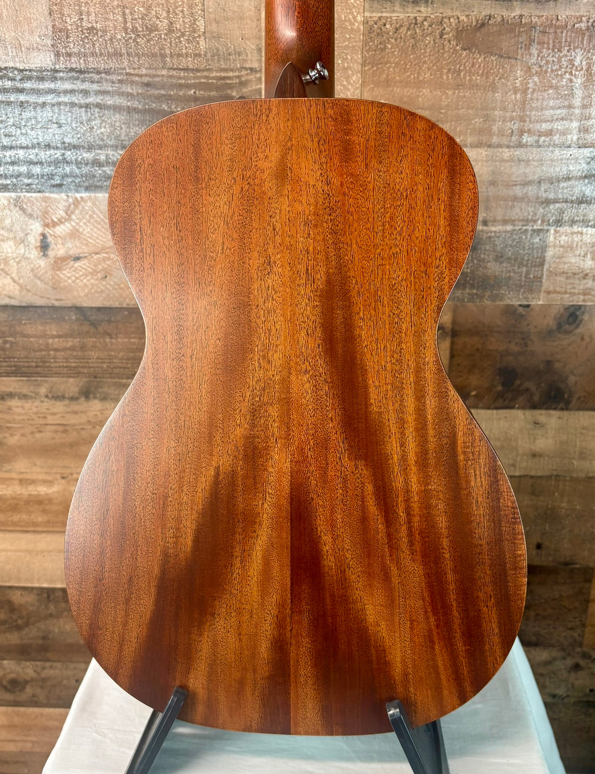 Martin 0-10E Retro Jason Isbell Left Handed Dark Mahogany