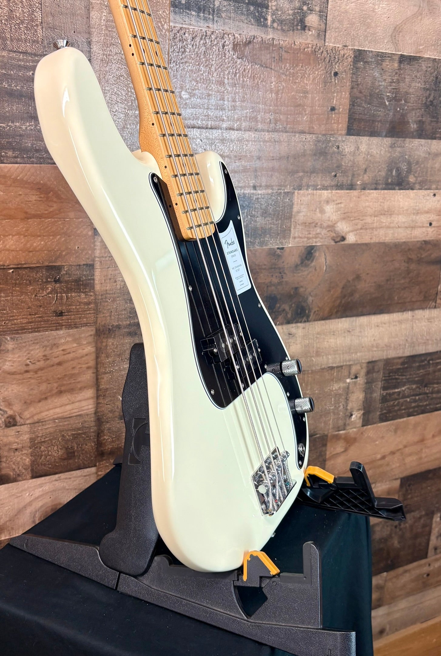 Fender Standard Precision Bass Olympic White | C&M Music Center