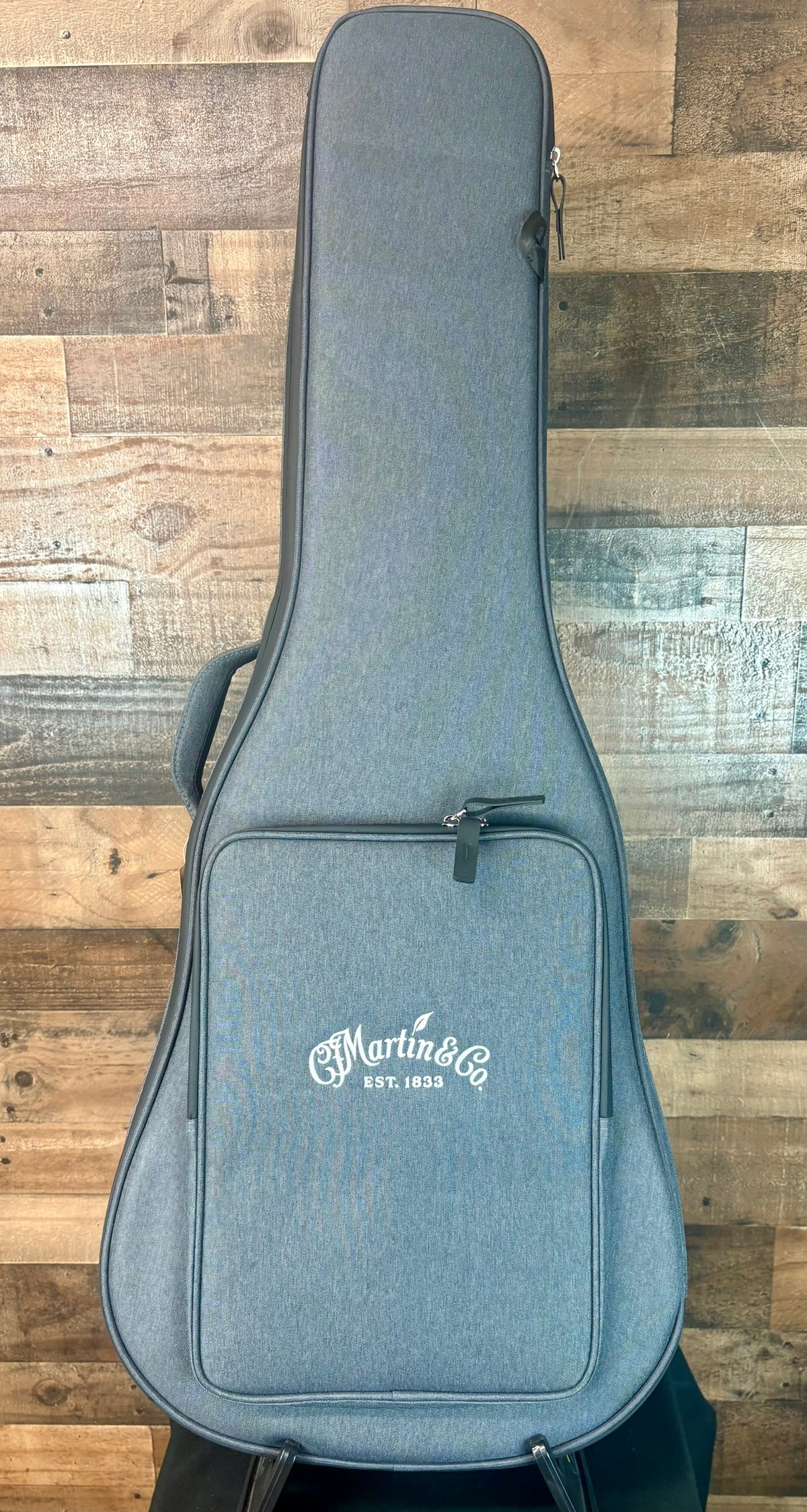 Martin 00-10E Road Series Retro Joe Bonamassa Acoustic Electric Guitar