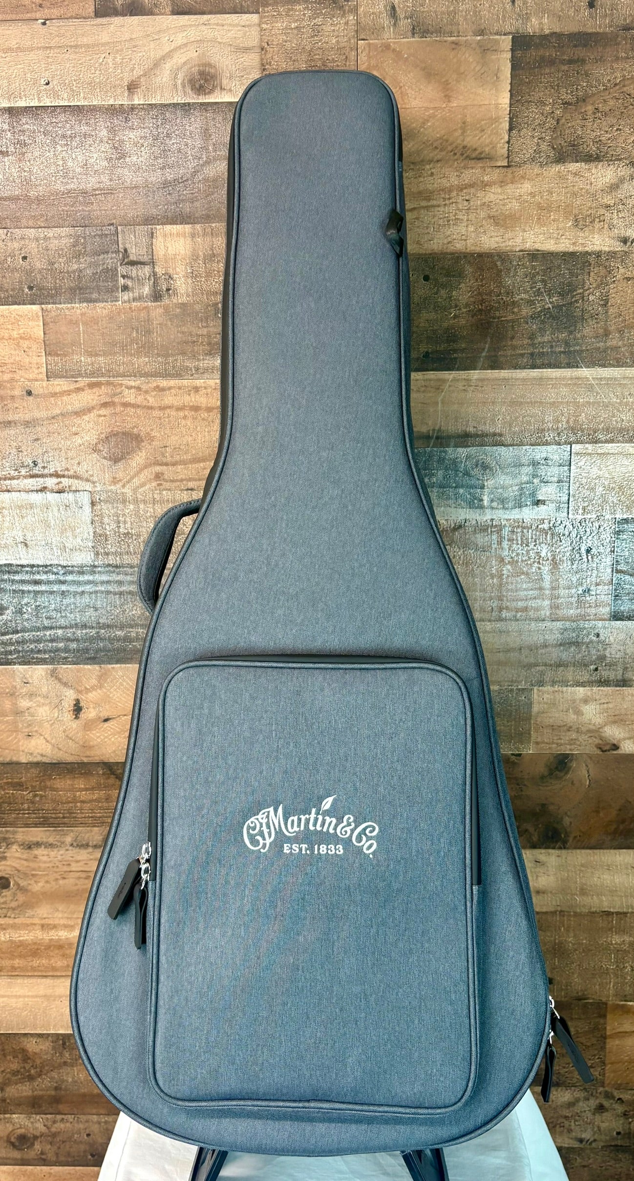 Martin 00-10E Retro Joe Bonamassa Left-Handed, Sunburst