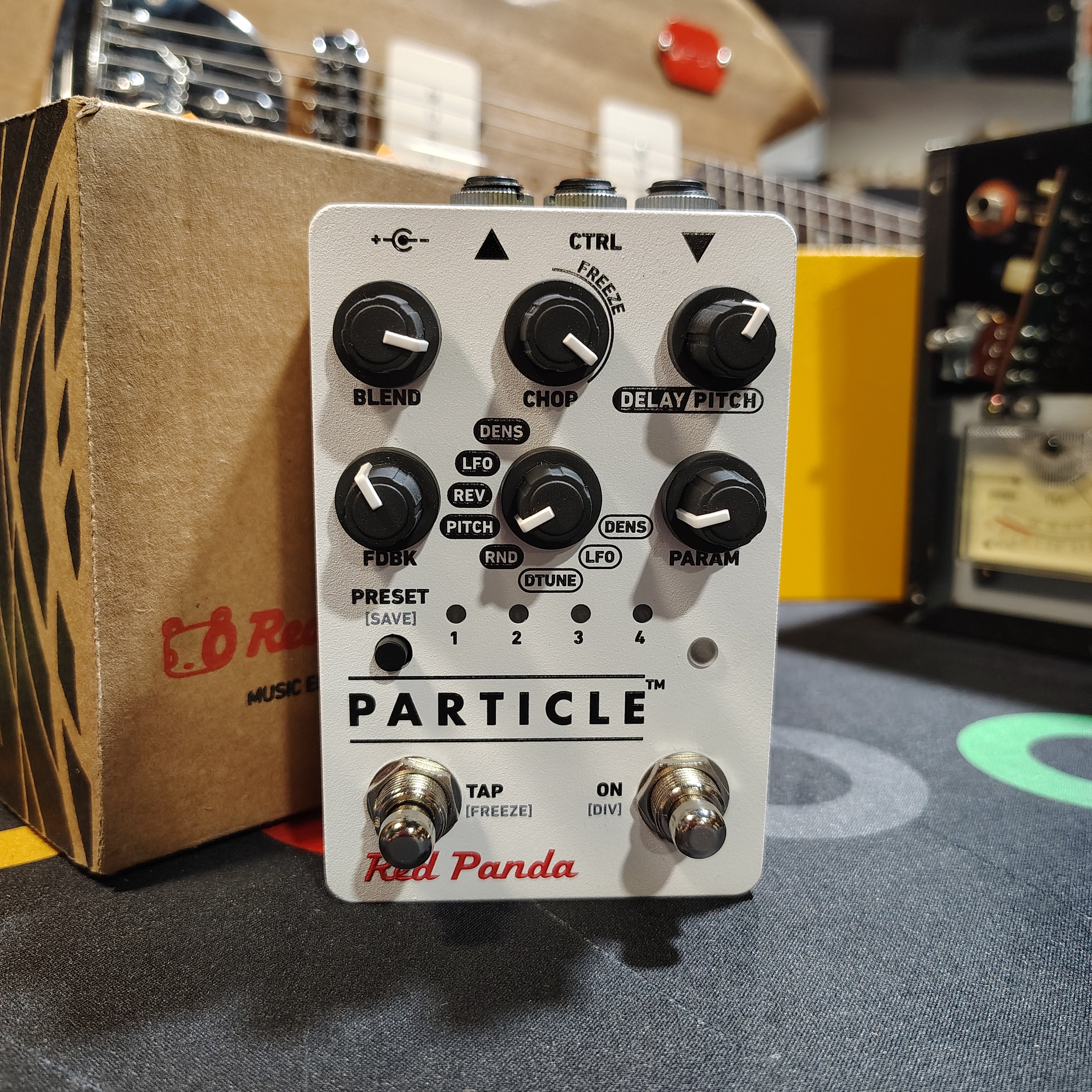 RED PANDA PARTICLE 2 GRANULAR DELAY / PITCH SHIFT