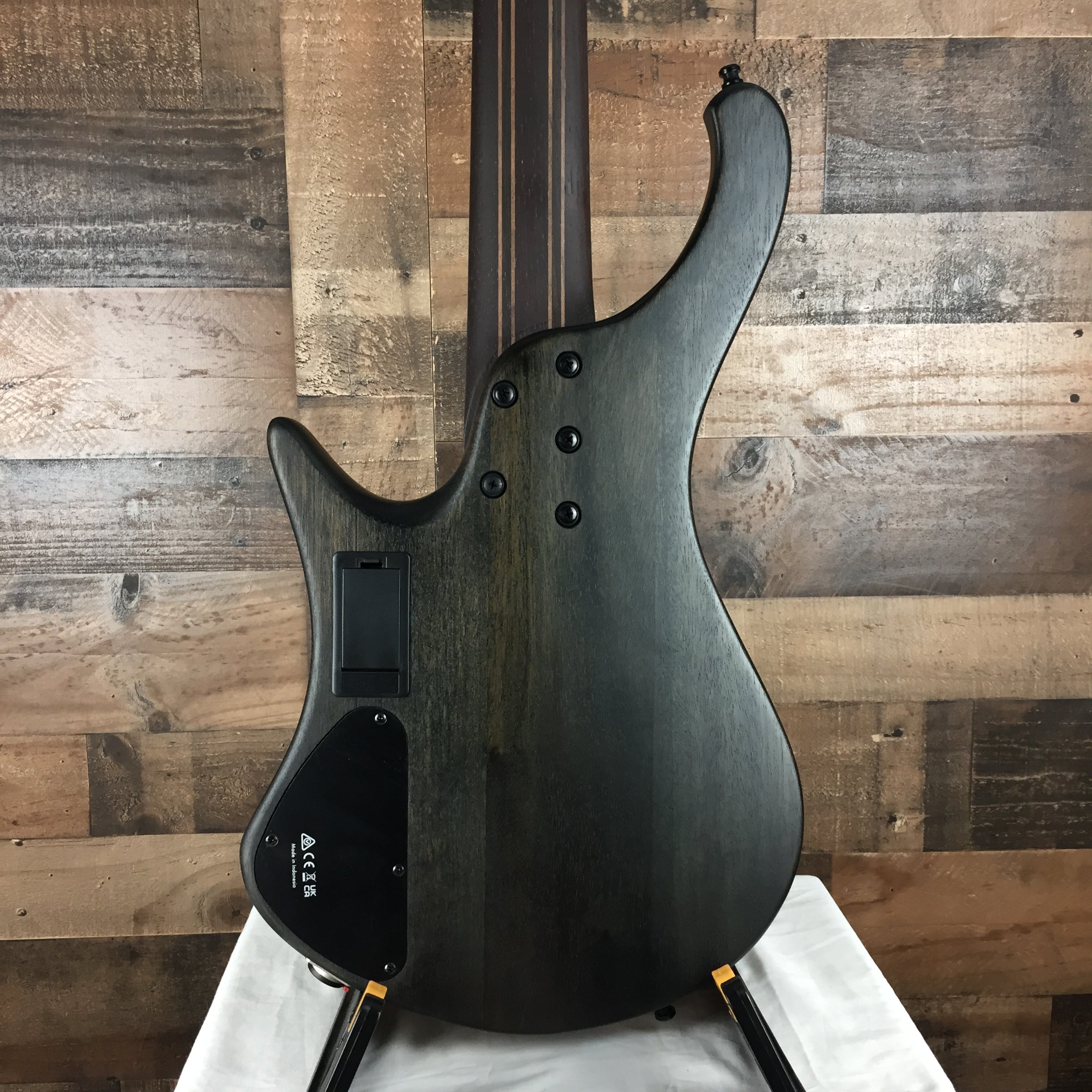 EHB1505MS Headless Bass Guitar, Black Ice Flat, w/Gig Bag, 535
